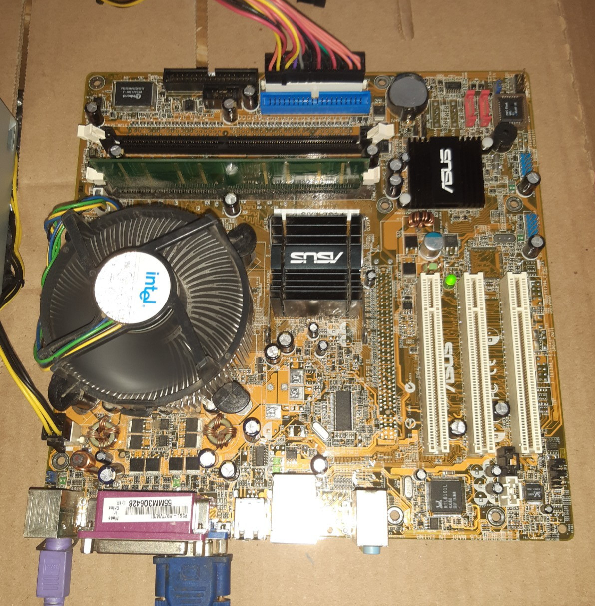 Vintage Asus P5GL-MX/S, Celeron CPU@ 2.66Ghz, 256MB RAM, Heatsink and Backplate