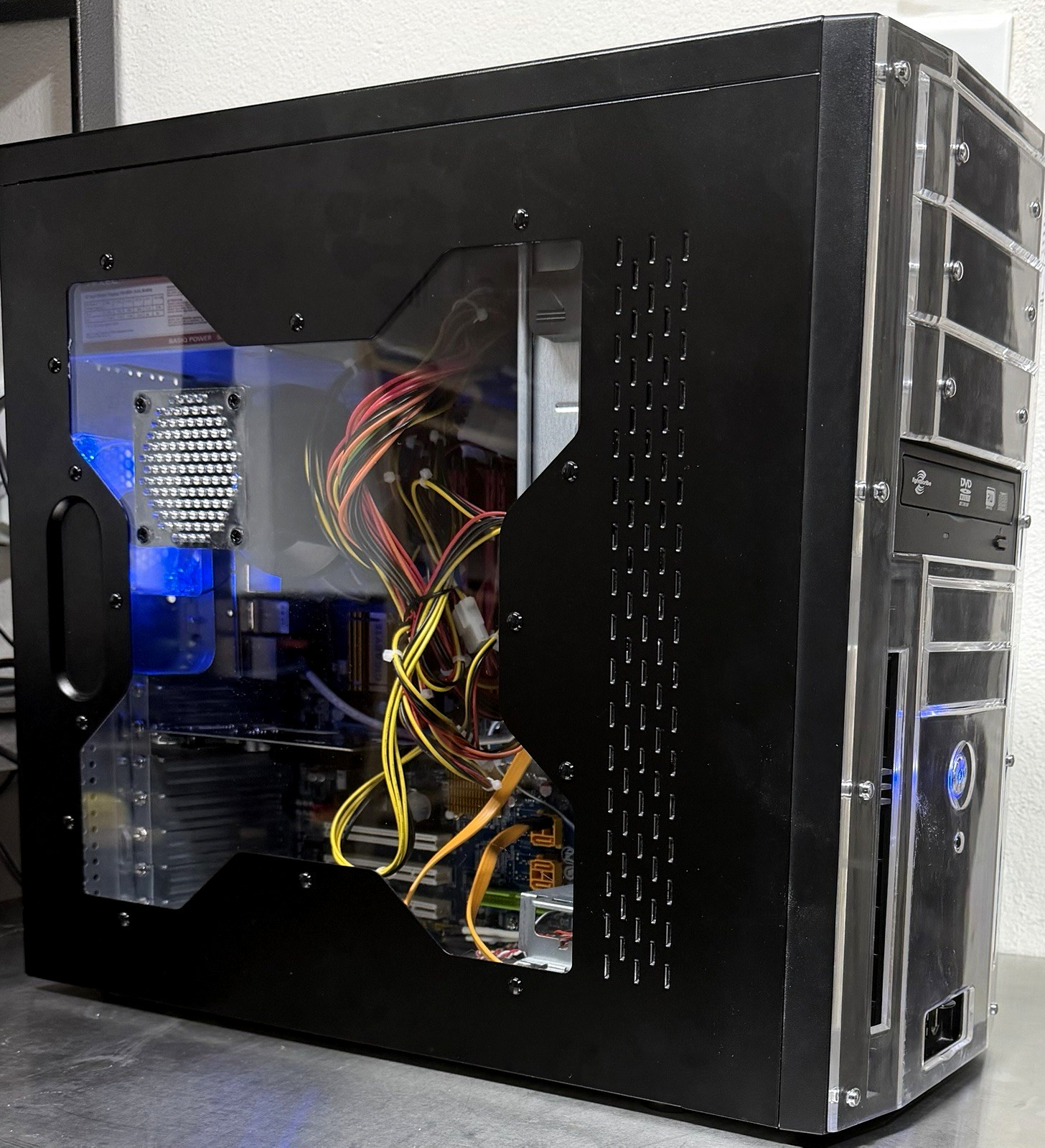 Gaming Computer Case, Blue LED Cooling Fans, Power Supply and More.  NOT WORKING