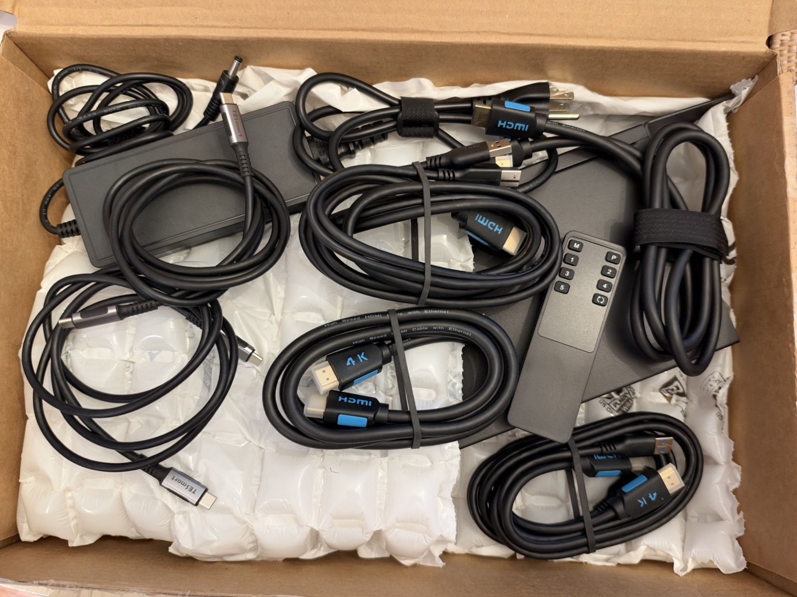 TESmart HCK402-P23 4x2 Dual Monitor KVM Switch HDMI USB-C 4K60Hz