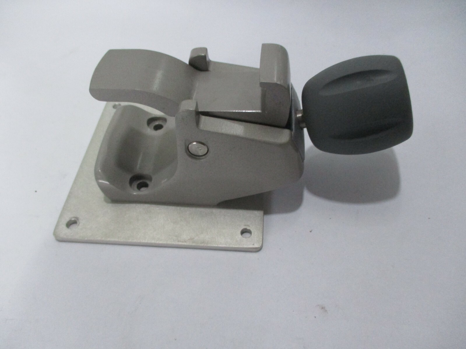 GCX Post/Rail Clamp Tilt/Swivel Mount for Flat Panel