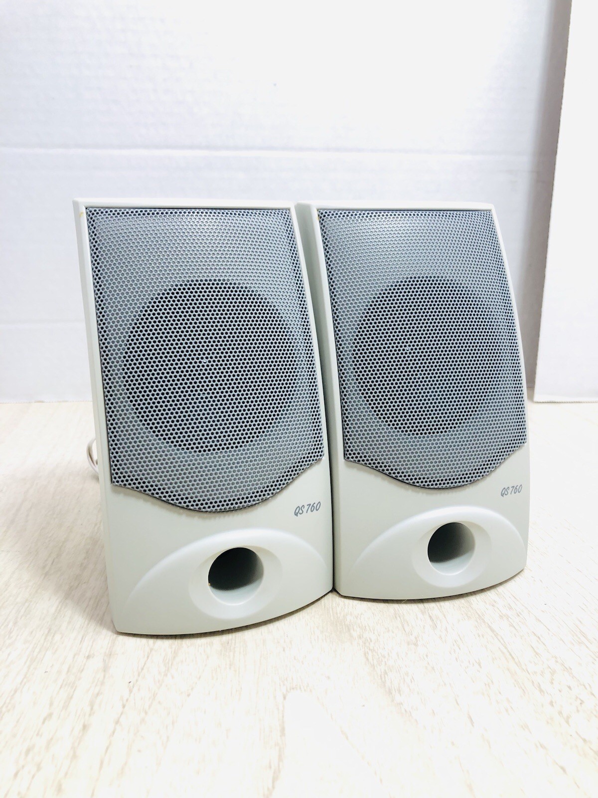 Cambridge Soundworks Multimedia Computer QS 70 Right And Left Speakers SBS52 NEW