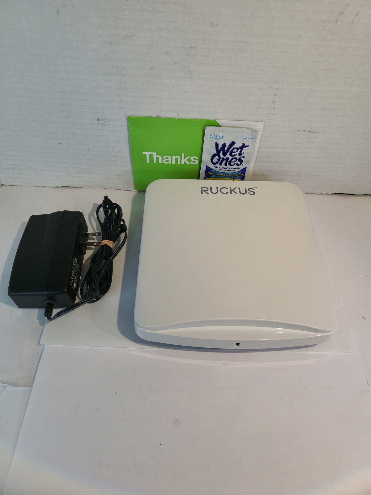 Ruckus R550 WiFi 6 Wireless Access Point 901-R550-US00 2.4 GHz 5 GHz 