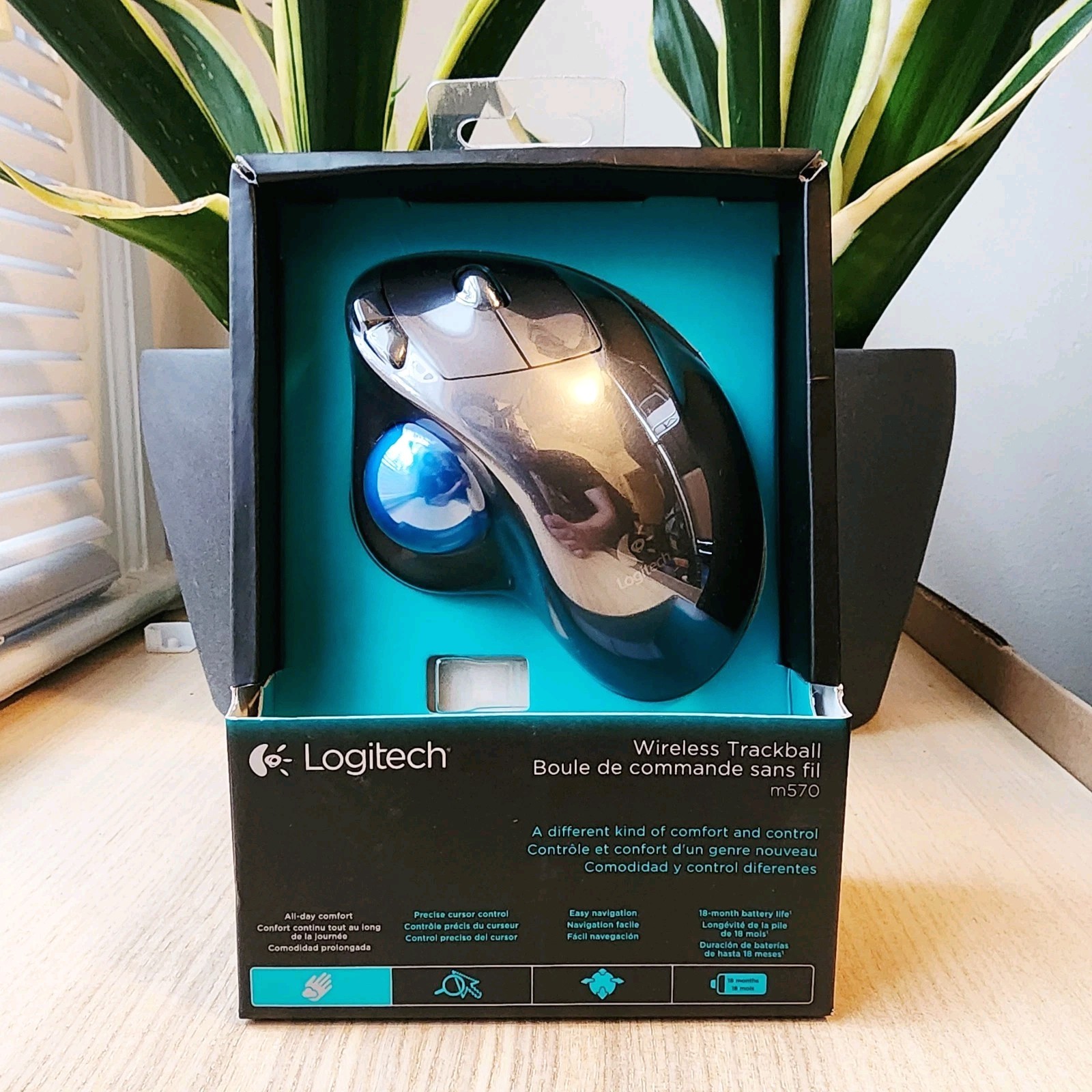 Logitech M570 Wireless Trackball Mouse Ergonomic  OPEN BOX NO USB RECIEVER 