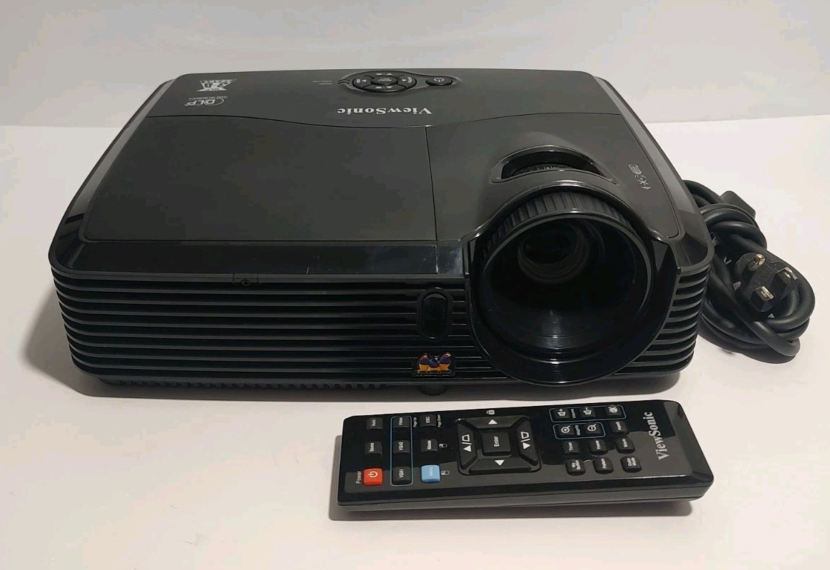 ViewSonic PJD5233 DLP Projector 2700 ANSI Lumens HDMI 1080p HD 120 Hz 3D-Ready