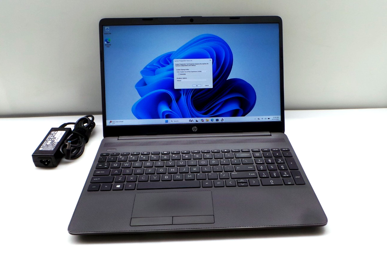 HP 250 G8 Notebook PC 15.6" | i5-1135G7 2.4GHz | 16GB RAM 256GB SSD | WIN 11 PRO