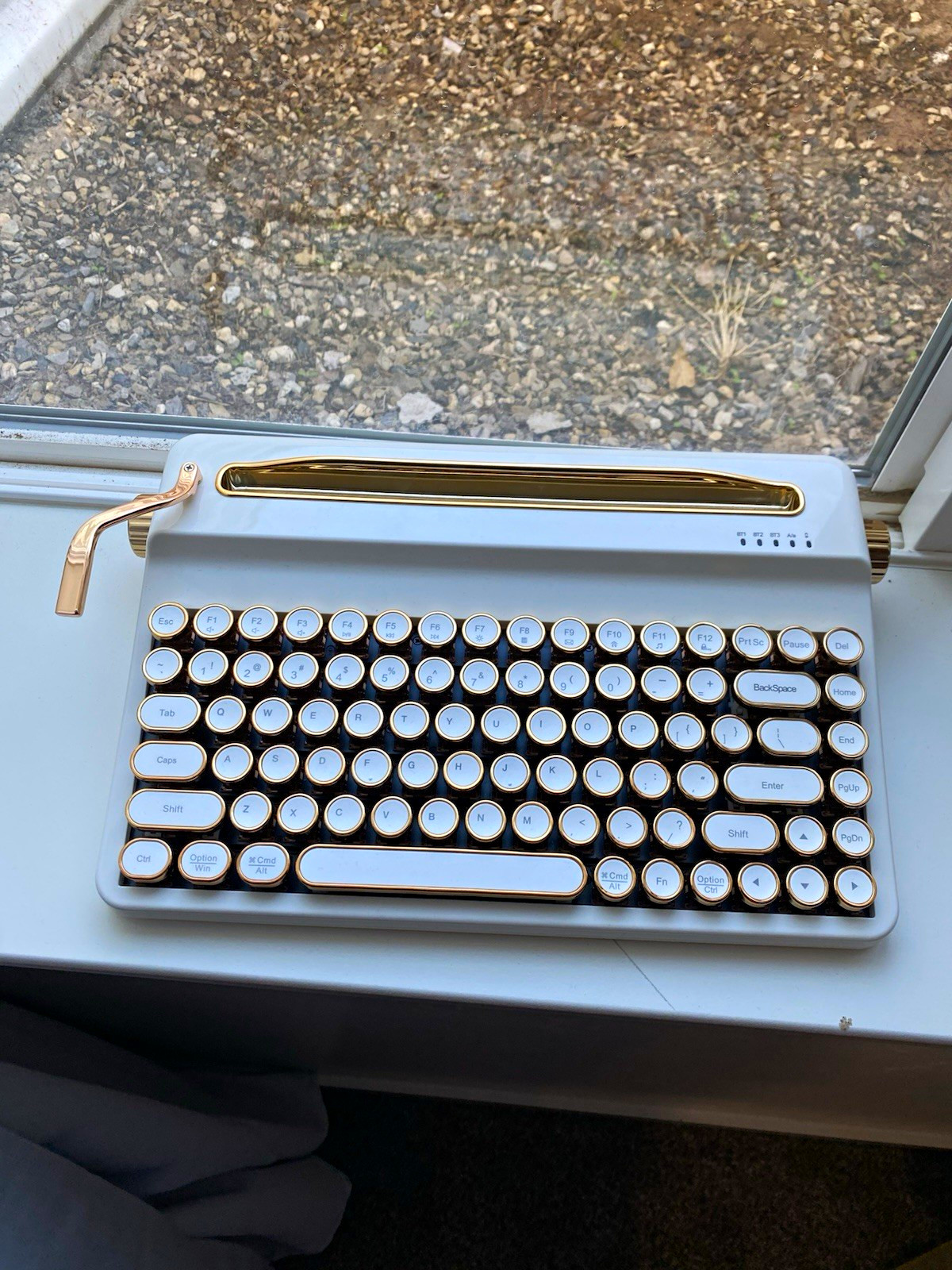 YUNZII QL75 Wireless Mechanical Typewriter Keyboard White/Gold QWERTY English