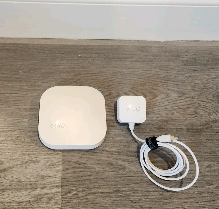 EERO PRO MESH - 2nd Generation Tri-Band AC Home Mesh Wifi Router w/ AC powercord