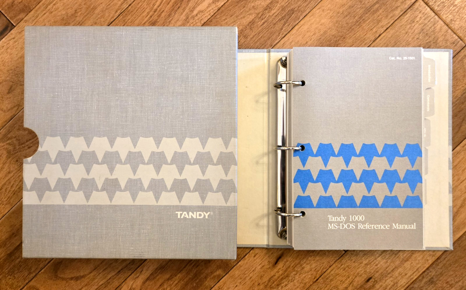 Tandy 1000 Computer MS DOS Reference Manual Binder Hard Case 25-1501