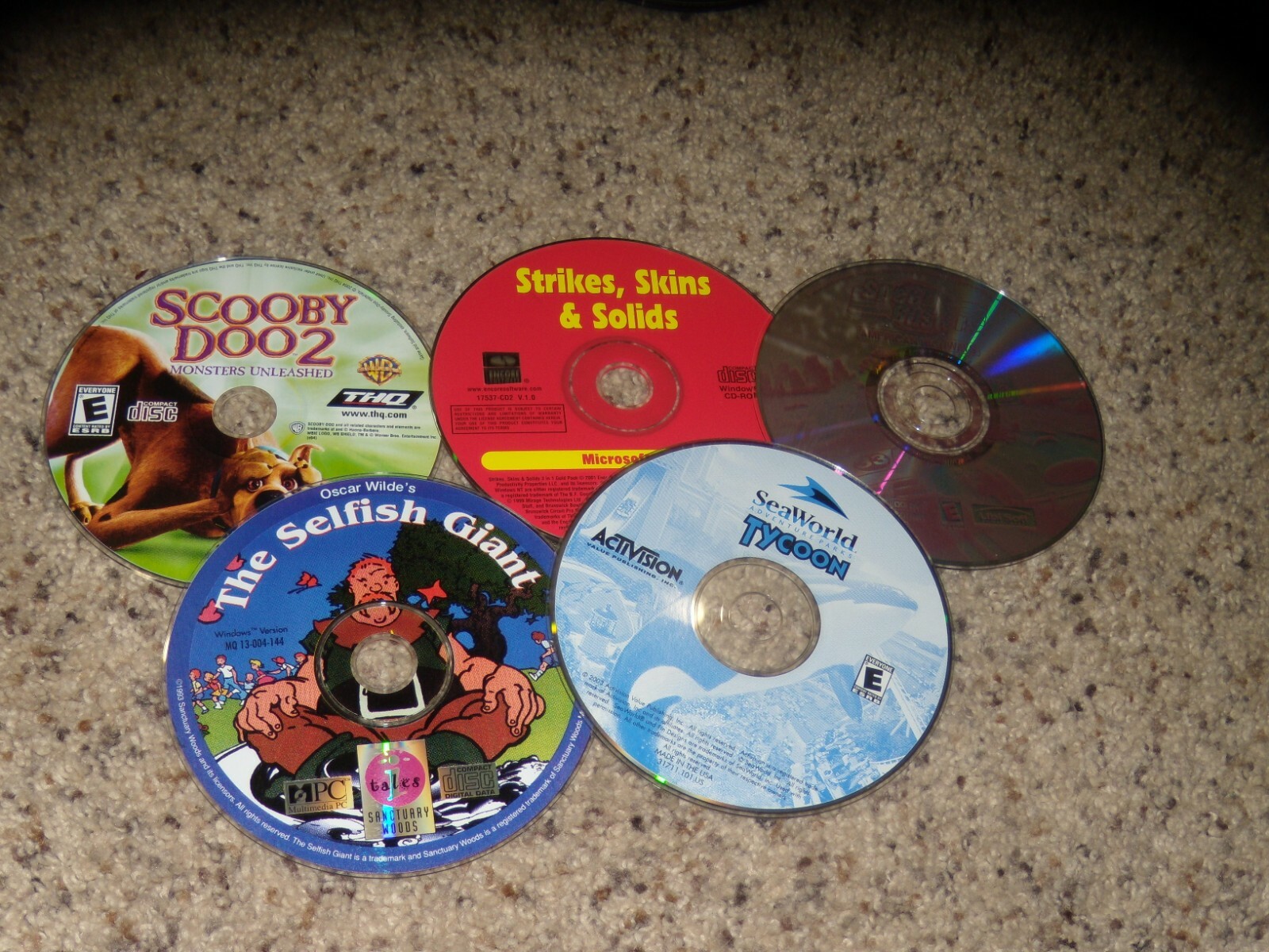 Lot of 5 PC Games: Sea World Tycoon, Scooby Doo 2, Selfish Giant, Speed Busters 