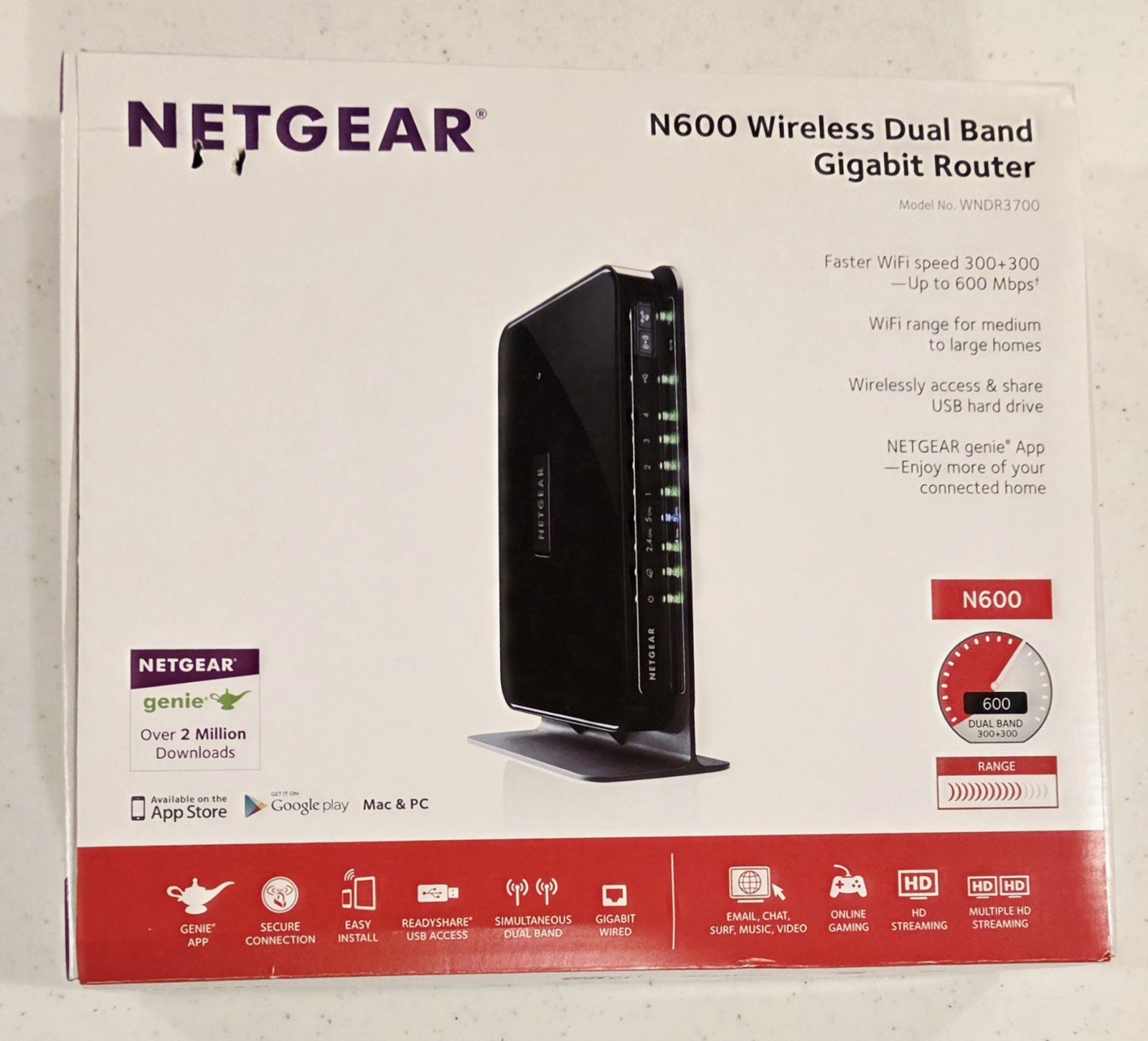 Netgear N600 300 Mbps 4-Port Gigabit Wireless Router (DGND3700) & Range Extender