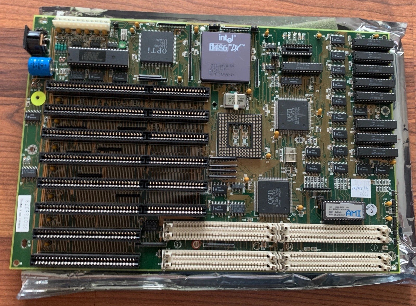 DataExpert OPTi-486WB Motherboard w/ Intel i486DX-33 MHz Processor UNTESTED