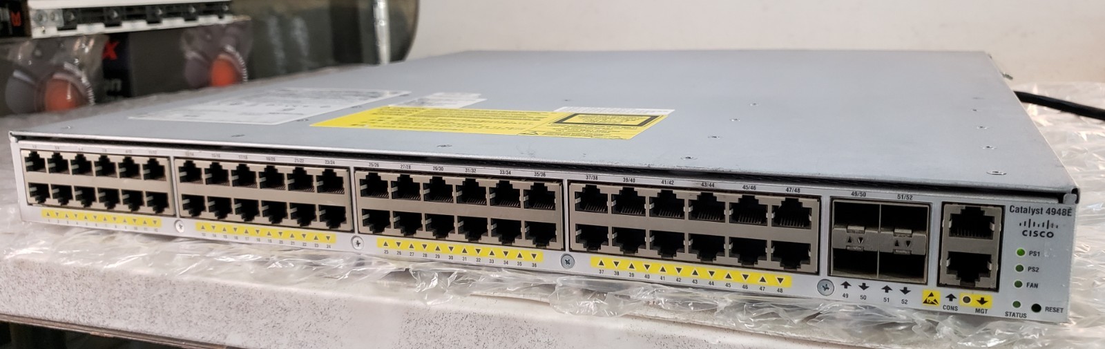 Cisco WS-C4948E 48-Port Layer 3 Switch NO Ears w/ 2x 300w PSU + Cords