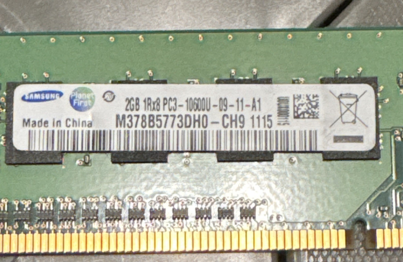 Samsung 2GB DDR3-1333 PC3-10600U 240-Pin Desktop RAM M378B5773DH0-CH9