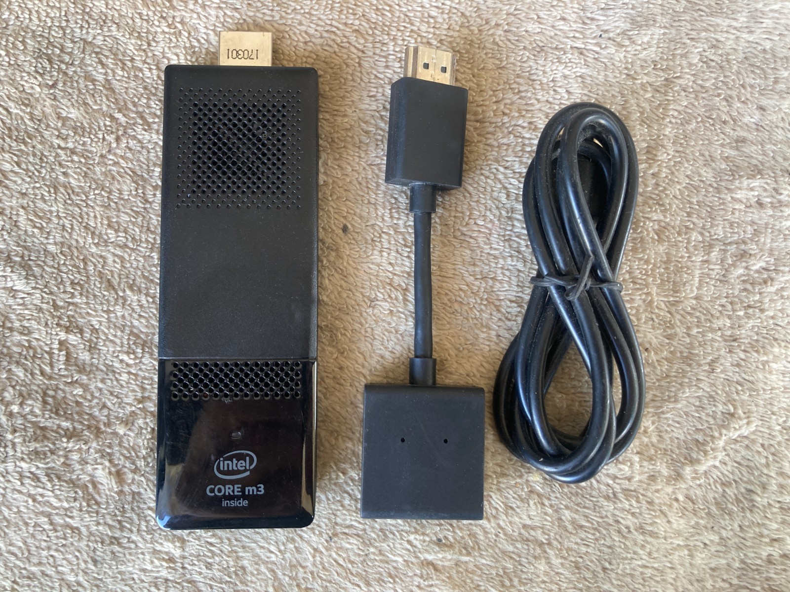 Intel Compute Stick STK2M3W64CC Core m3-6Y30 4GB RAM 64GB eMMC. NO OS NO PSU.