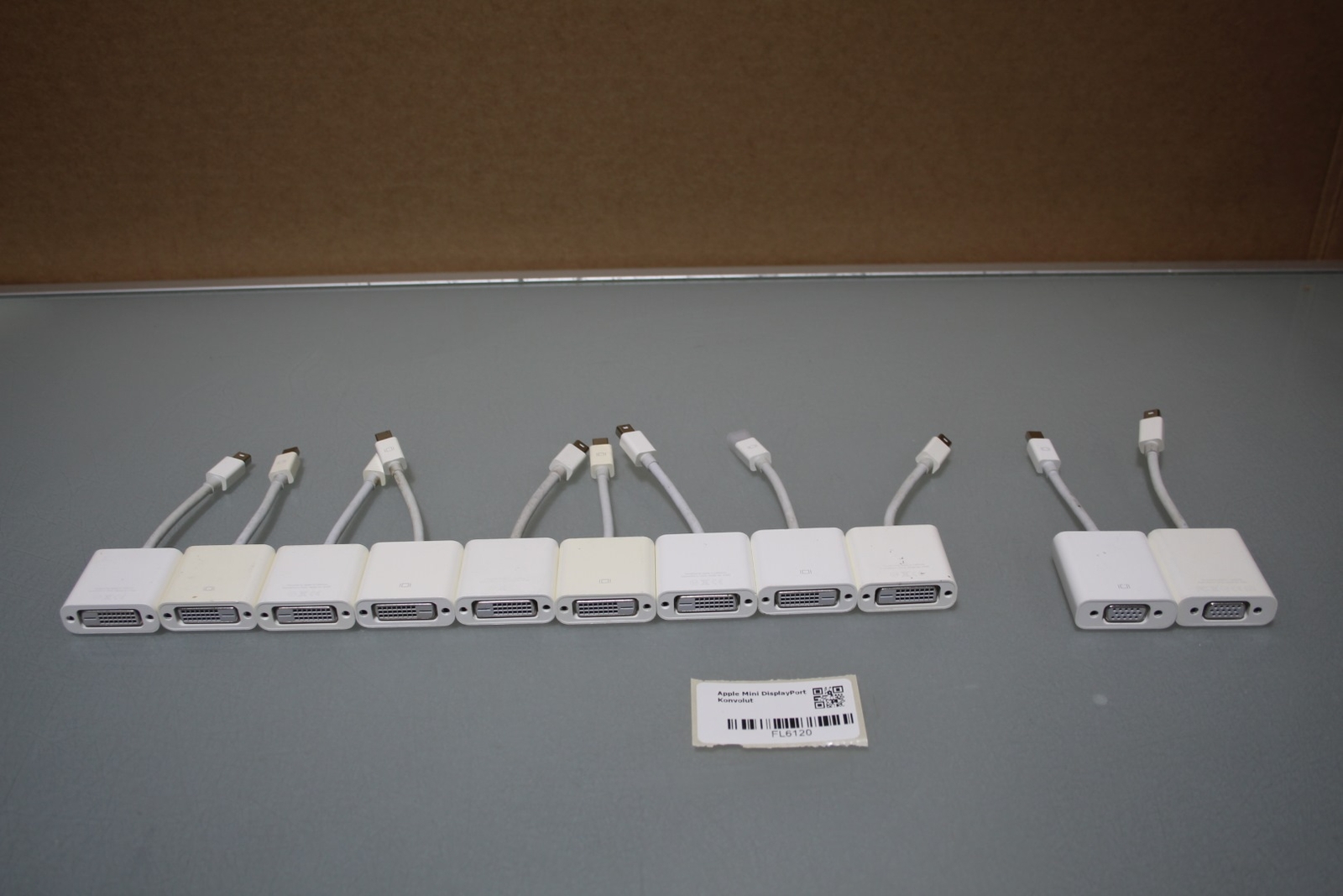 Genuine Apple A1307 Thunderbolt / Mini DisplayPort VGA Adapter 11 Piece Bundle
