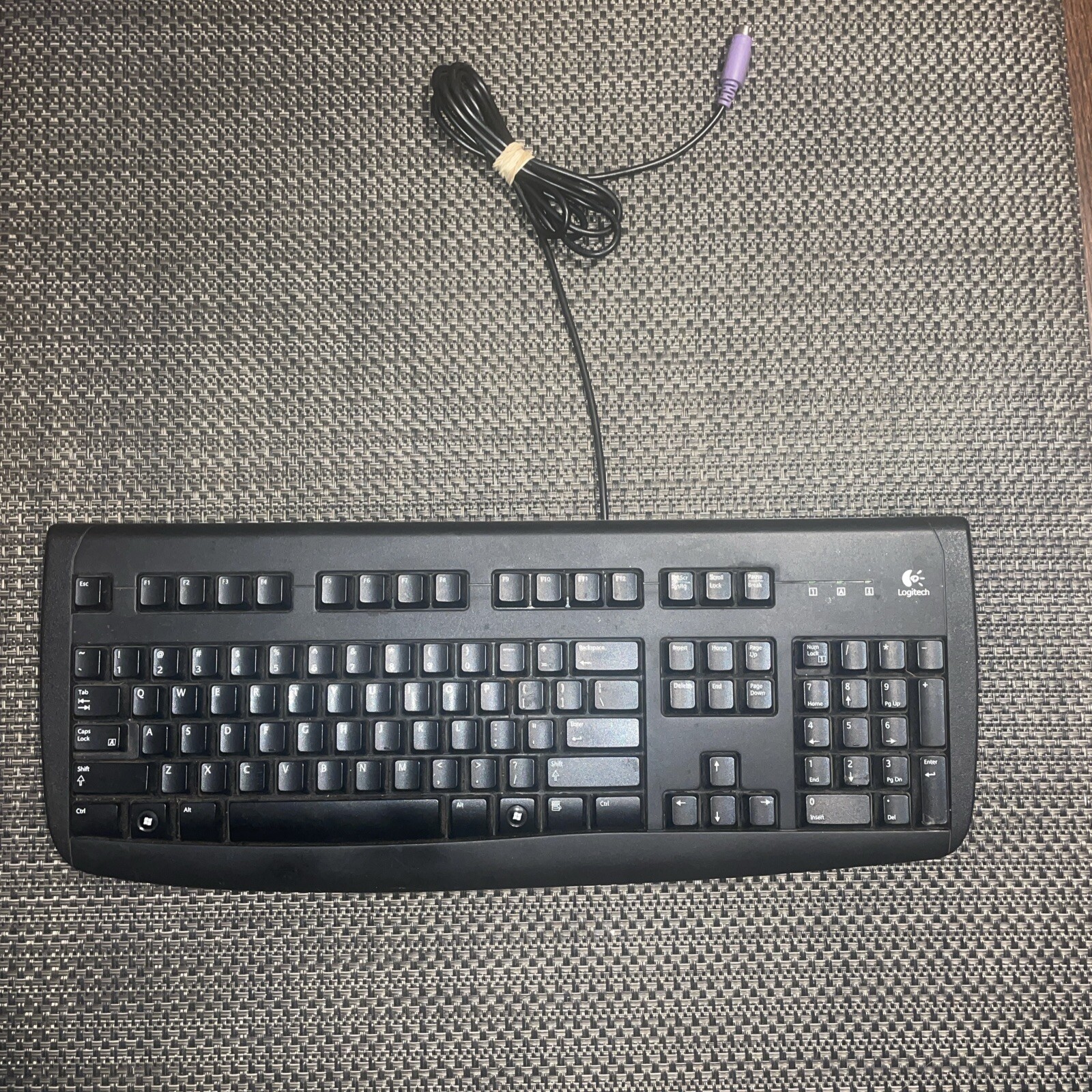 Logitech Deluxe 250 US Keyboard Y-SAF76 Black 104 Keys 867633-0403 PS/2