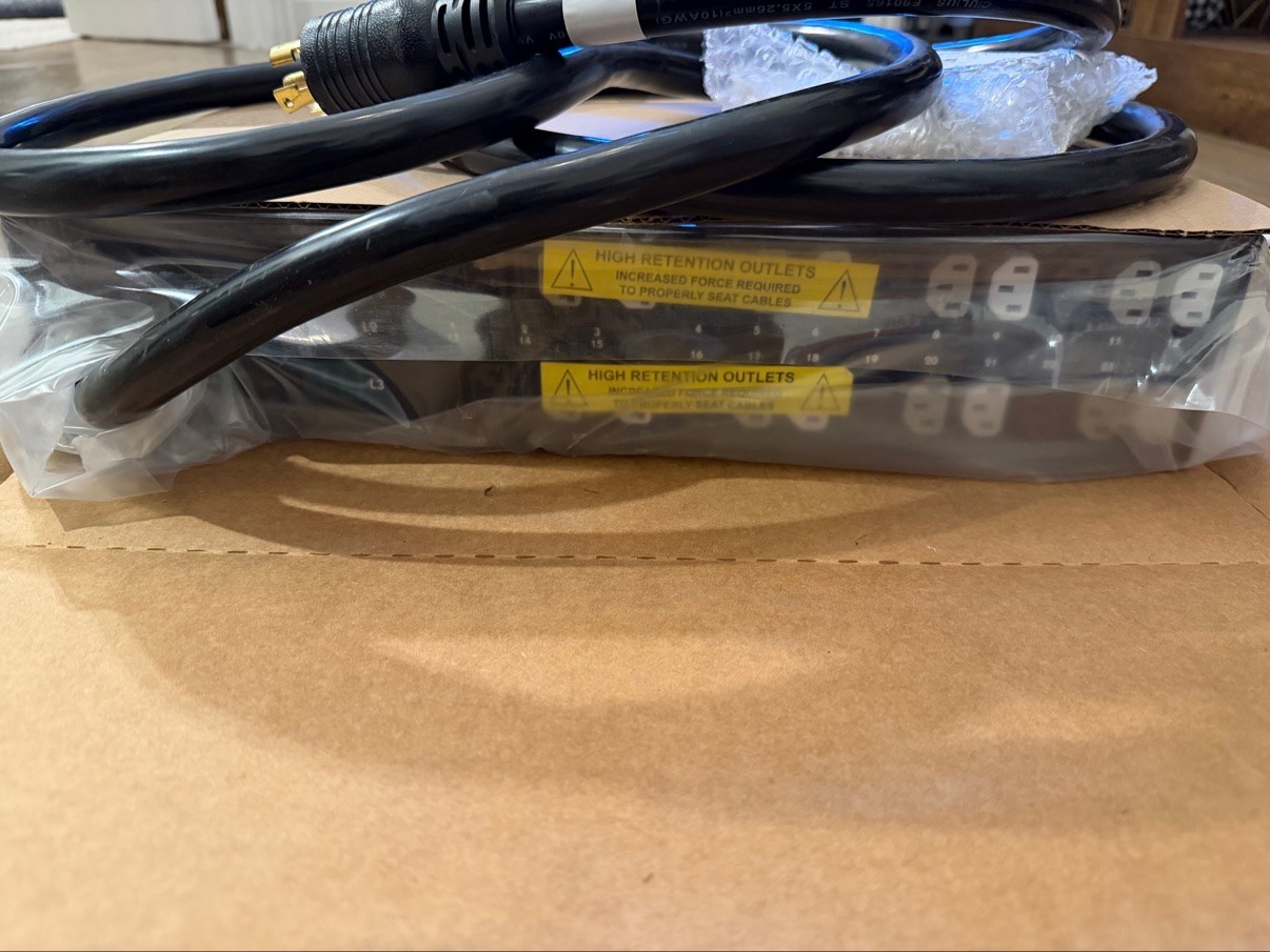 Server Technology C2S24SP-YCLN5D6 PRO2 Switched PDU 24 Outlet 208V 30A L21-30P