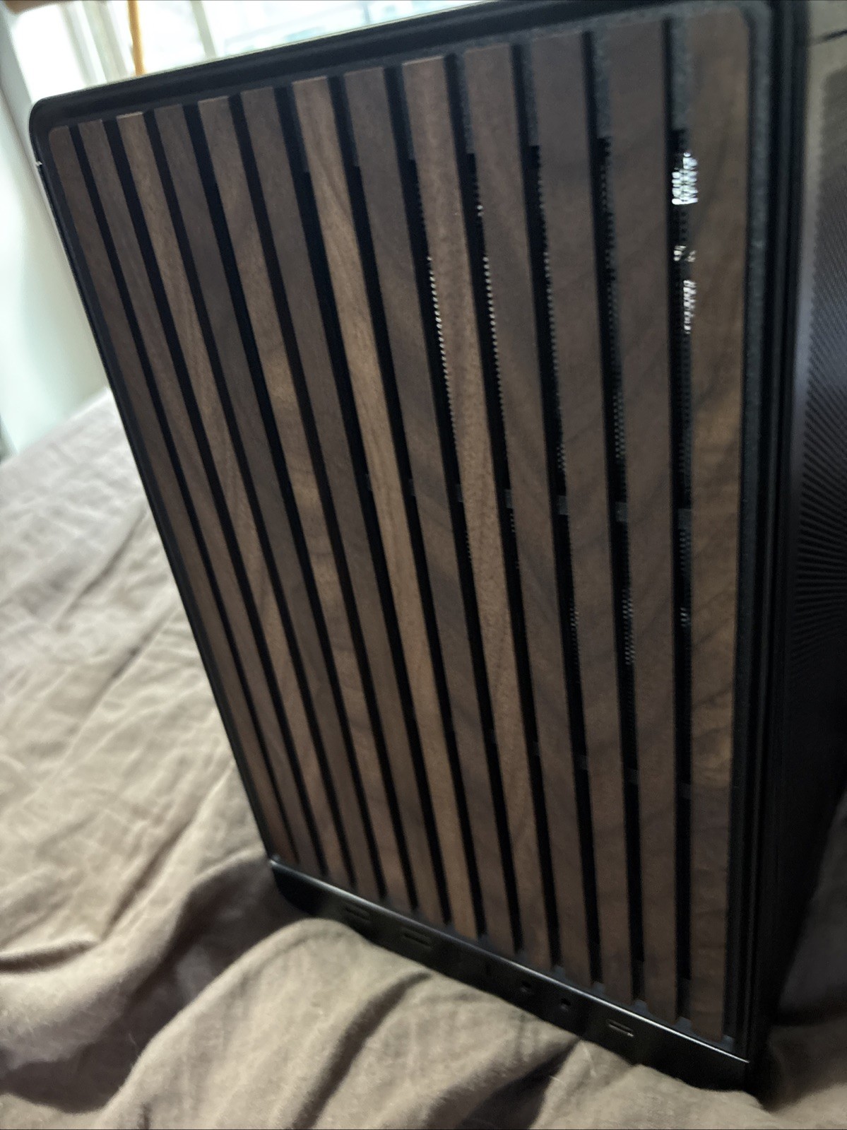 Lian Li Case , B550m Mobo, ASRock Pro850b Power Supply, Neon Super Flower Fan