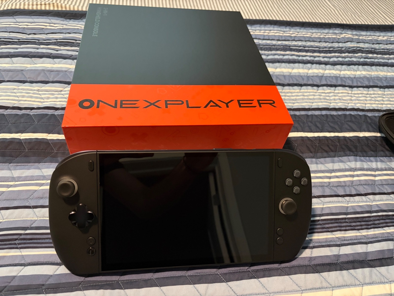 OneXPlayer 3 (24 GB RAM, 1 TB Storage)