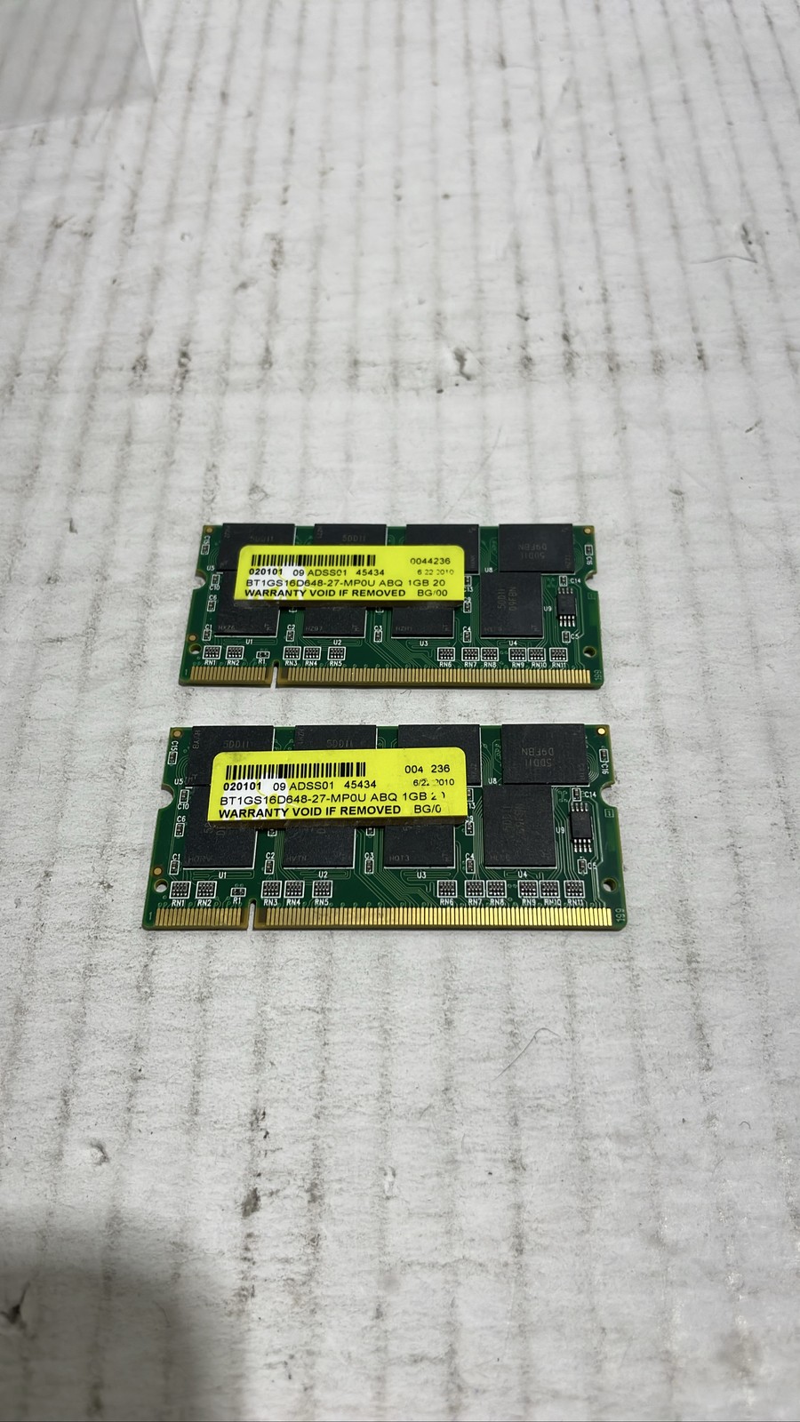 RAM Memory Modules BT1GS16D648-27-MPOU ABQ ADSS01 1GB Lot of 2