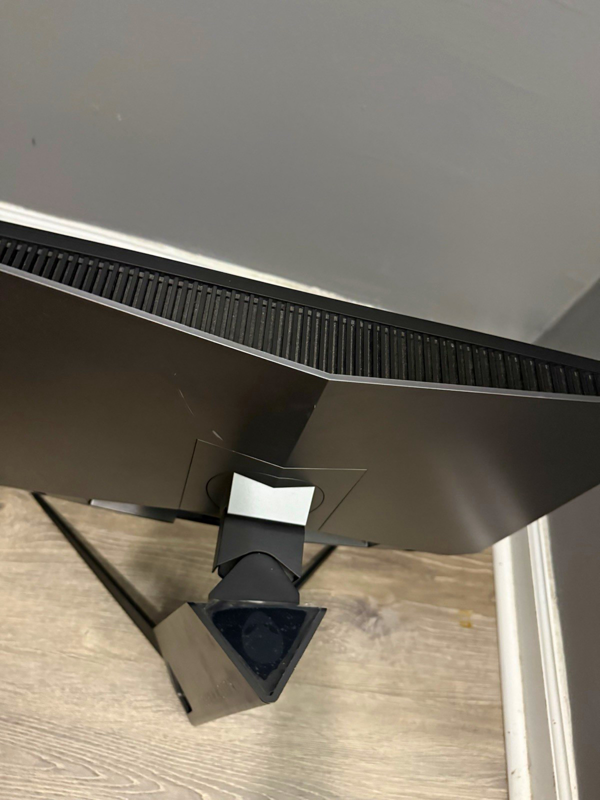 Alienware Flat Screen w/ Stand, Alienware 24.5” 1920 x 1080 240hz 1ms.
