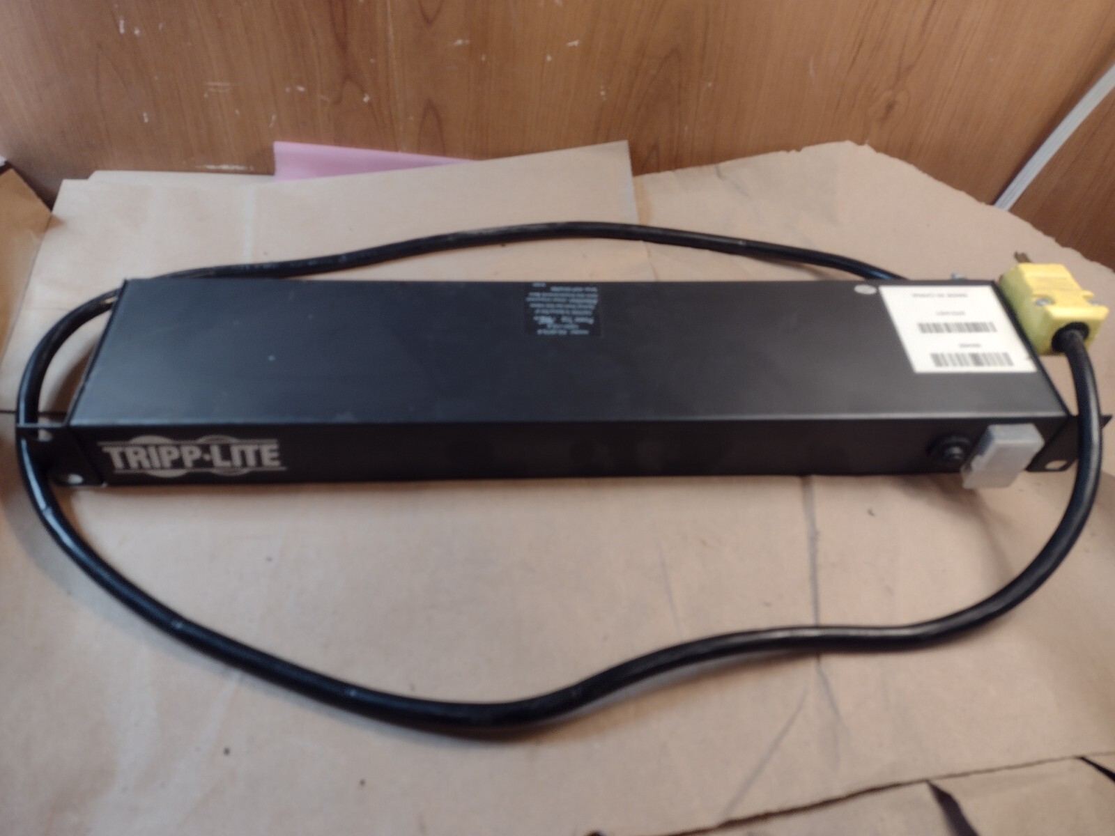 Tripp-Lite RS-0615-R Rack Mount Power Strip, 120VAC 15A