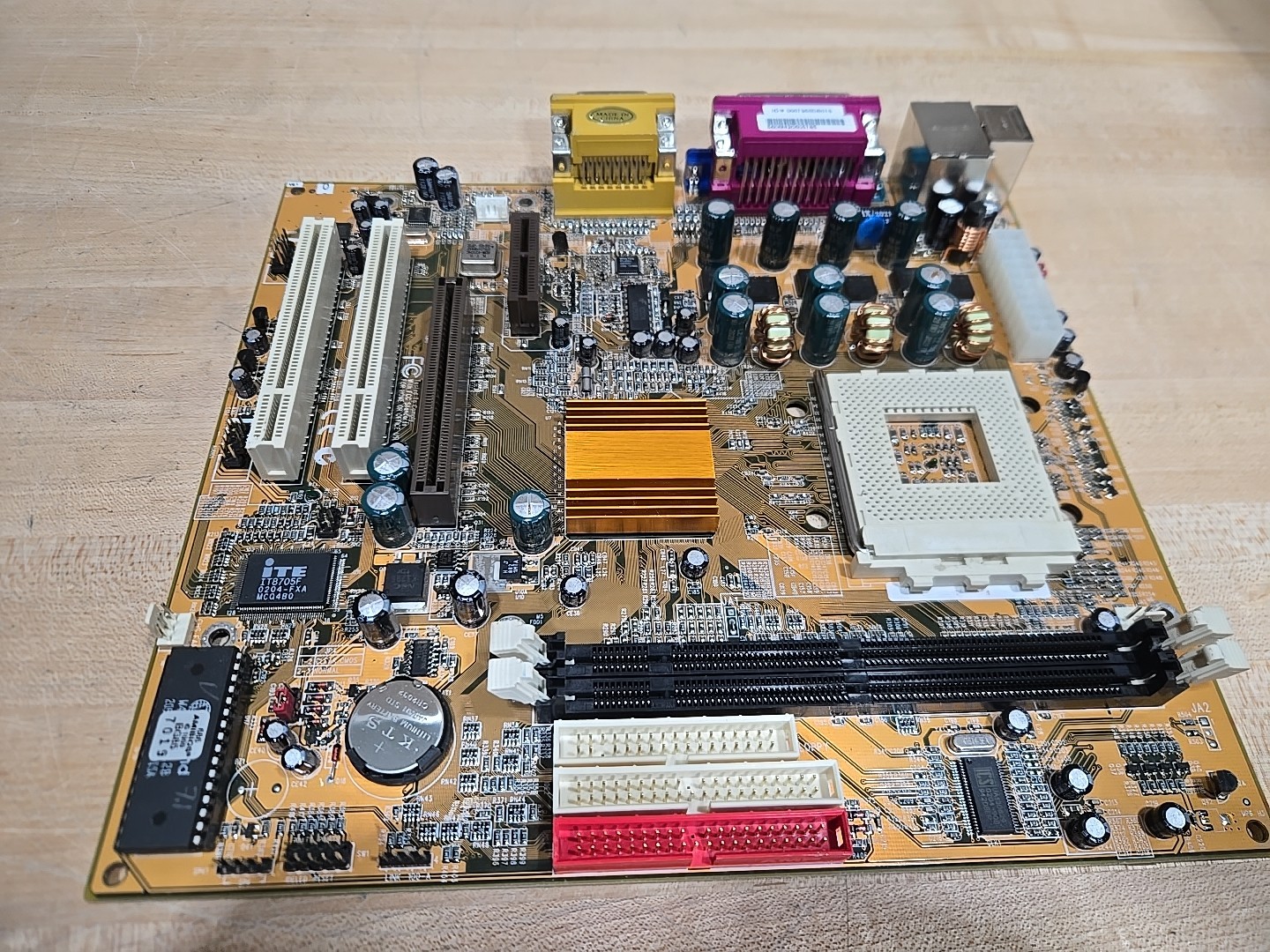 PC Chips/ECS Socket 462 Desktop Motherboard 2 PCI AGP LF-H50X IT8705F UNTESTED