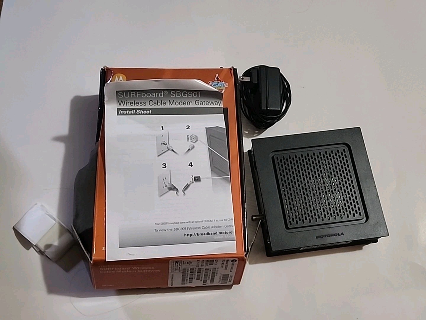 Motorola Surfboard SBG901 Wireless Cable Modem Gateway 
