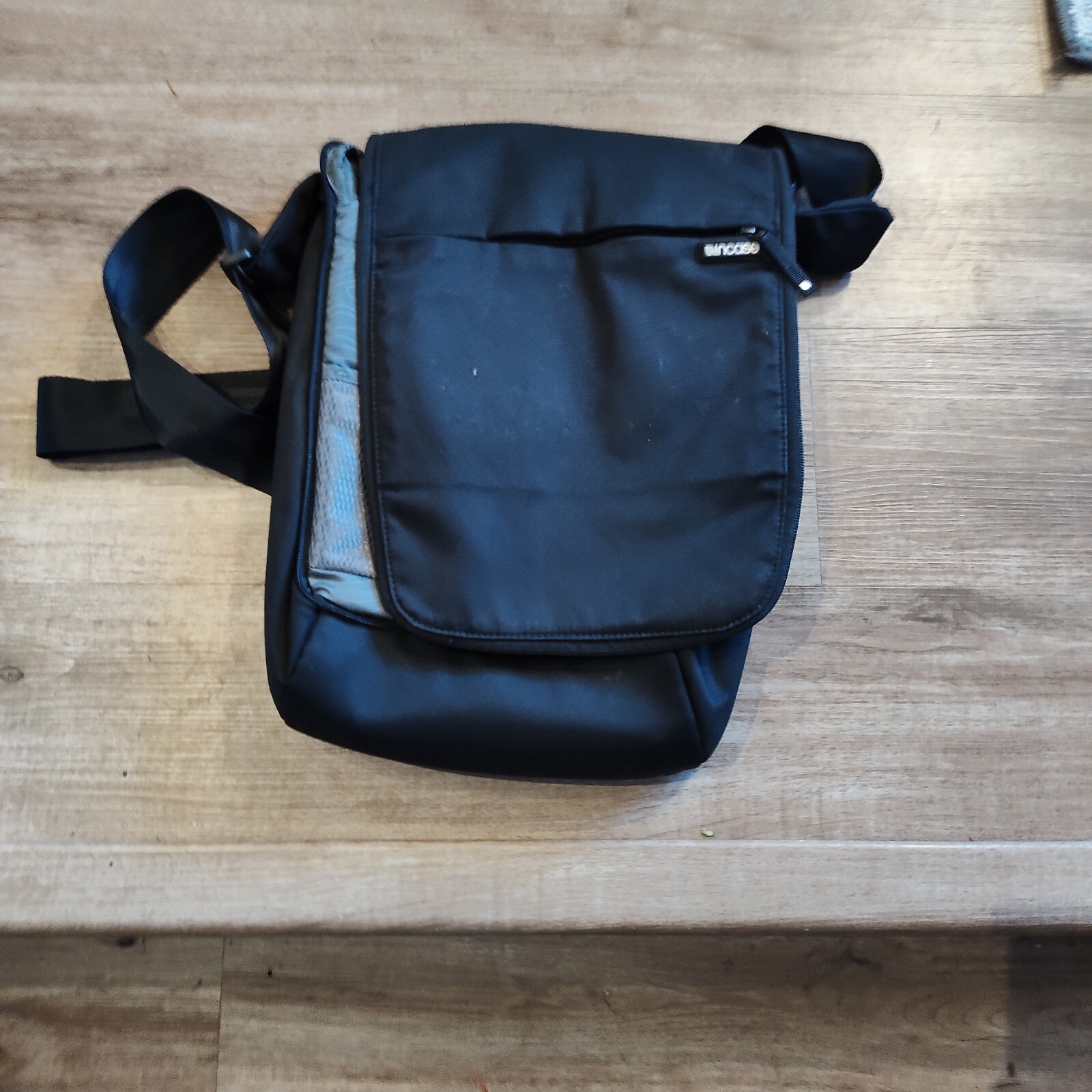 Incase Sling Bag - Vertical Style Messenger - Black Nylon