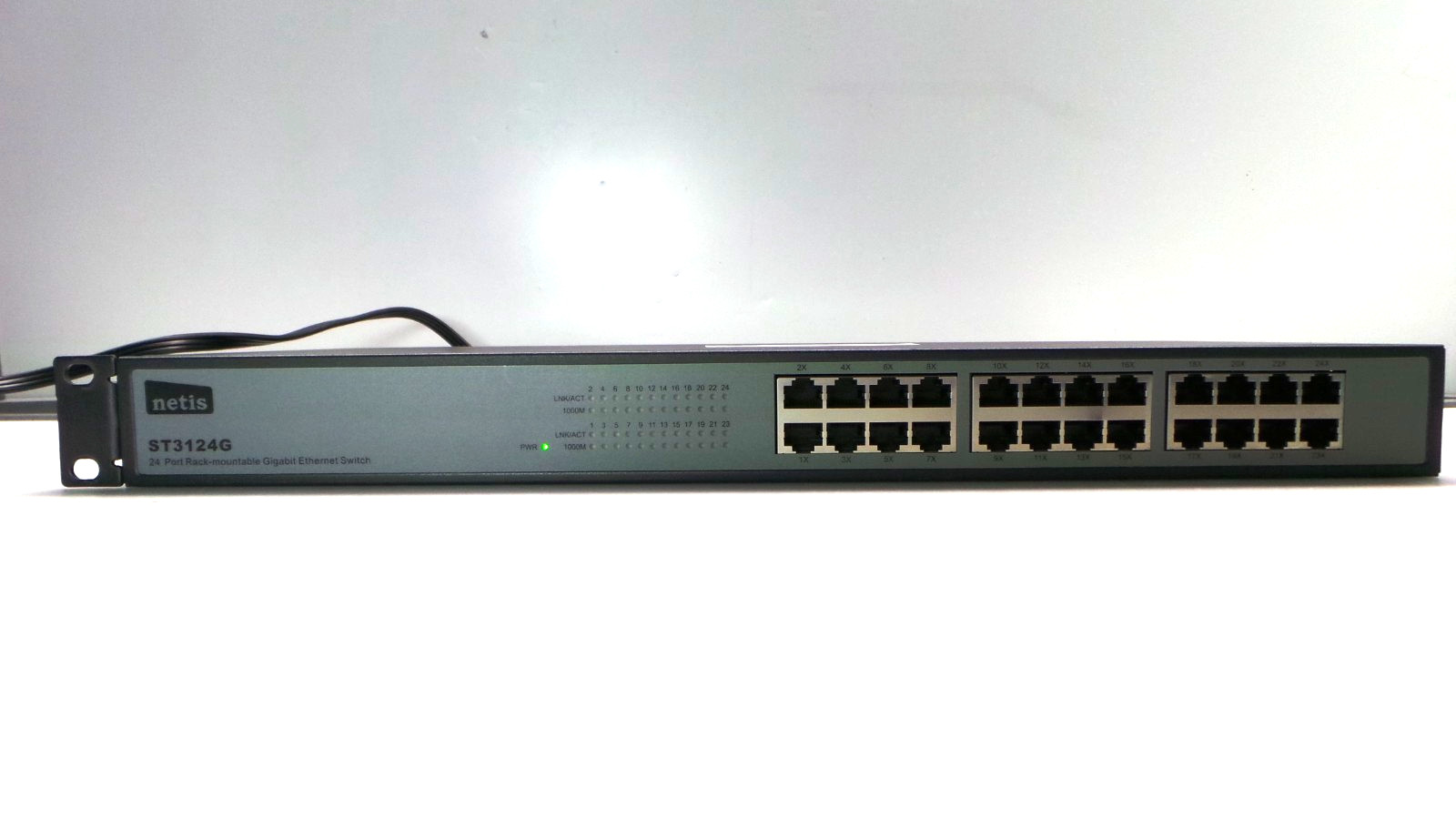 netis ST3124GS 24 Port Rack-mountable Gigabit Ethernet Switch - Tested - Working
