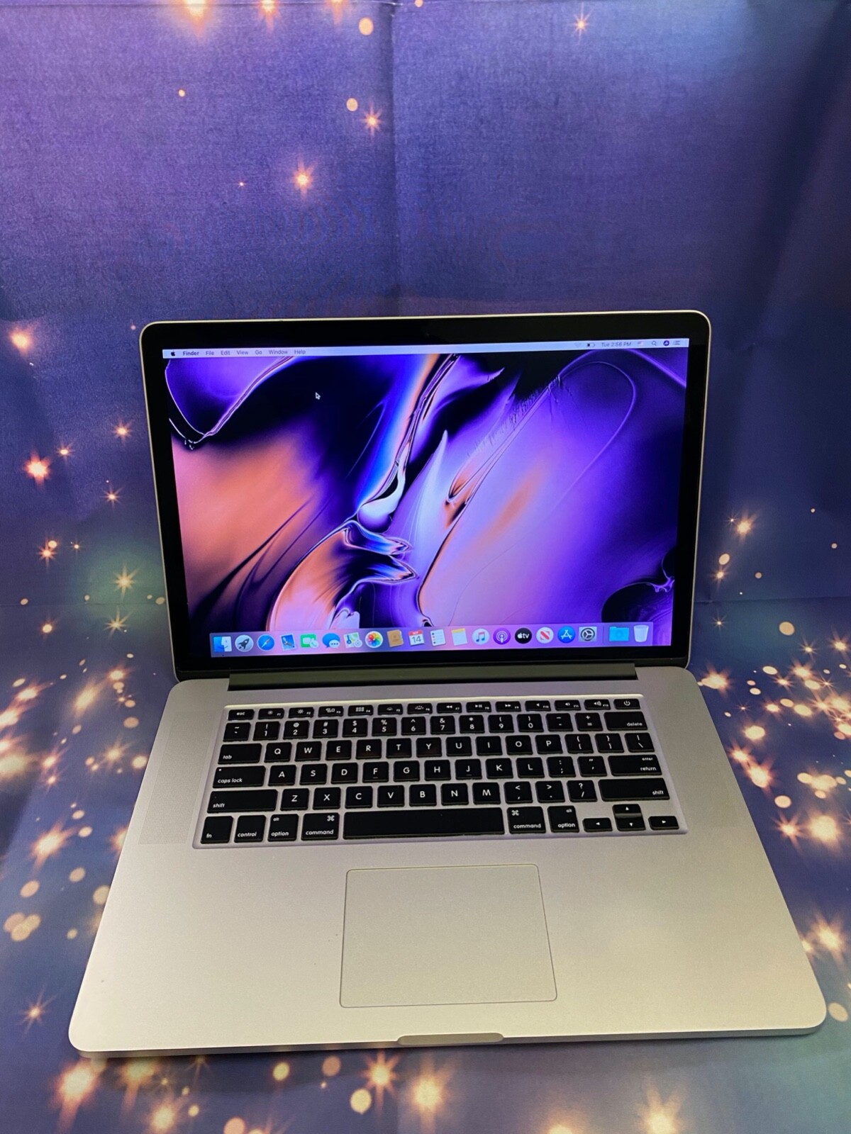 Apple MacBook Pro RETINA 15" Dual Core i7 / 16GB RAM / 256GB SSD HD. Os Catalina
