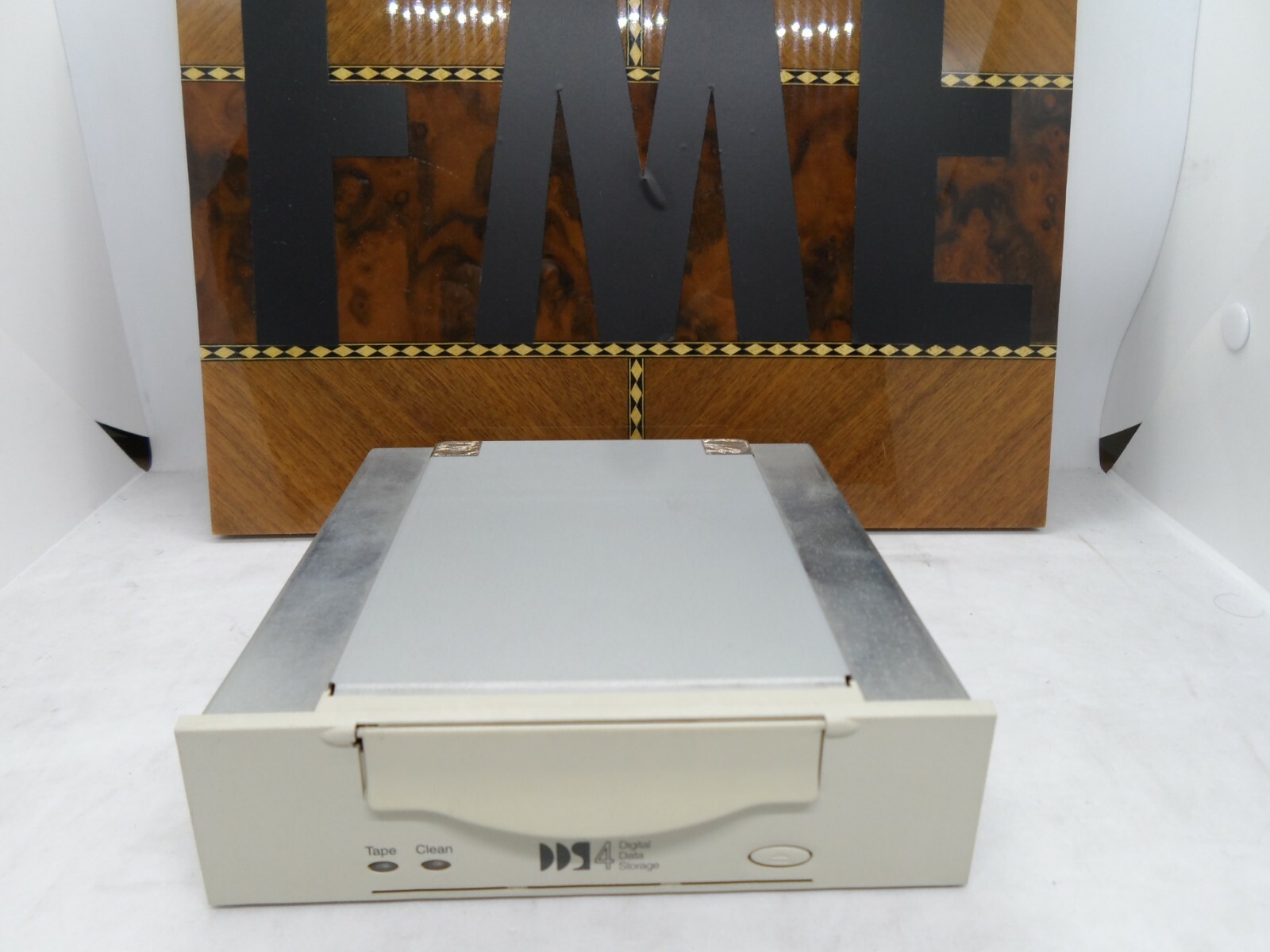 HP SureStore DAT40 DDS4 20/40Gb Internal Tape Drive C5683A C5683-00751