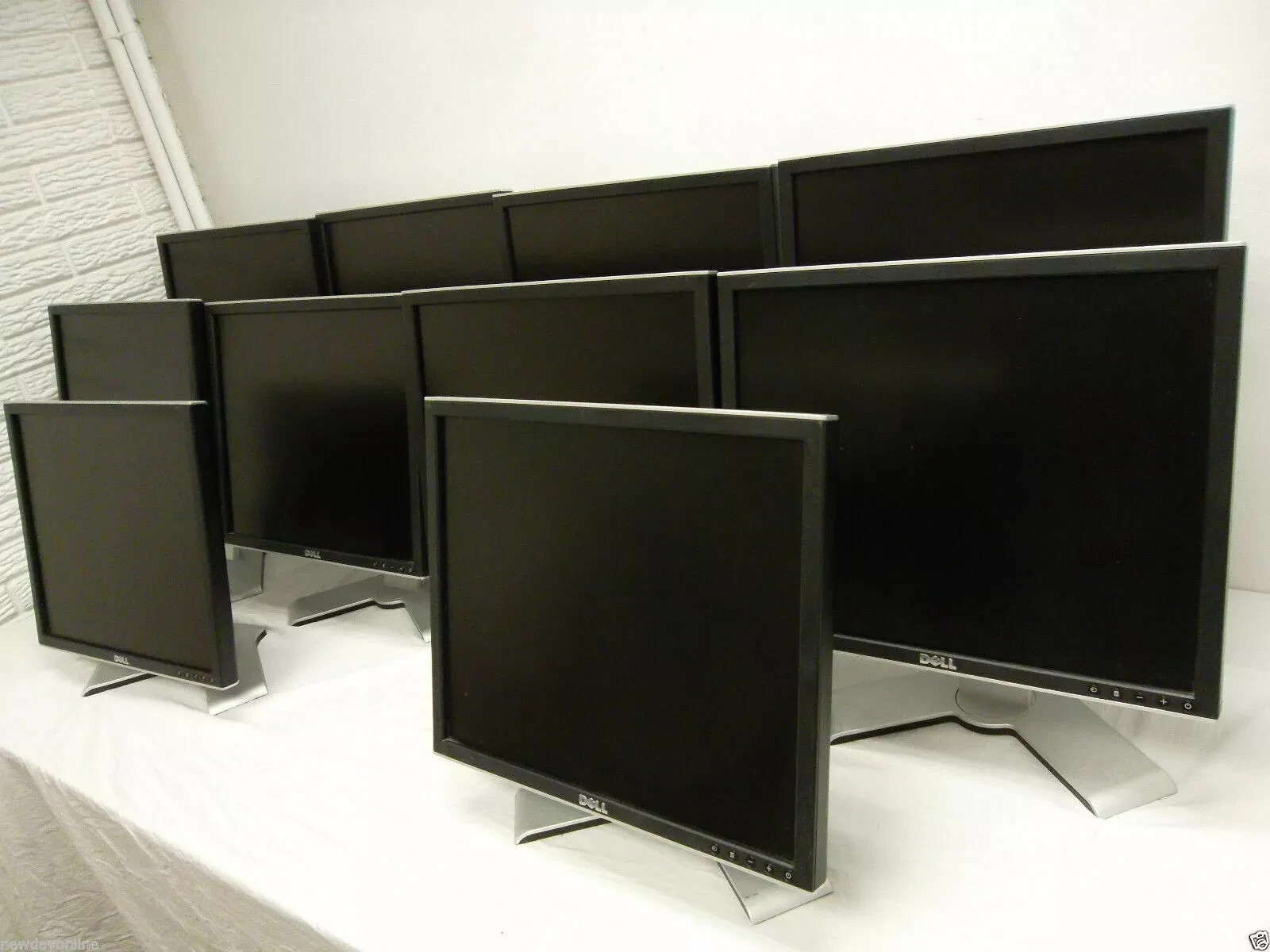 LOT-20 Dell 17" UltraSharp Monitor 4-Port USB DVI VGA FP816 CC280 1707FP 1708FP