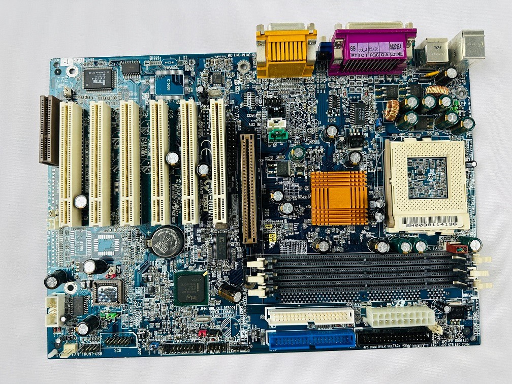 Gigabyte GA-60XM7E Motherboard