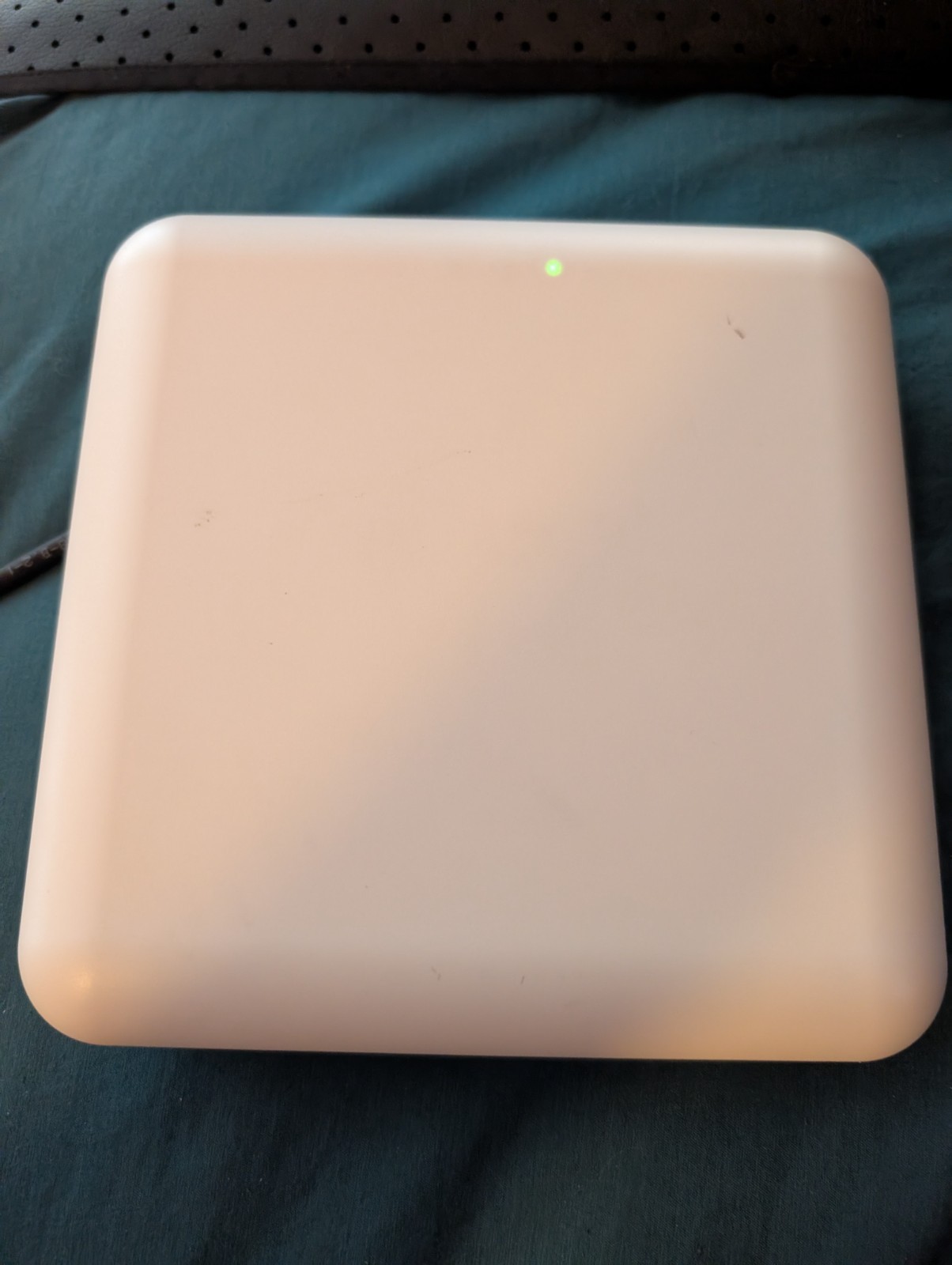Luxul XAP1510 1900Mbps Wireless Access Point and POE power supply