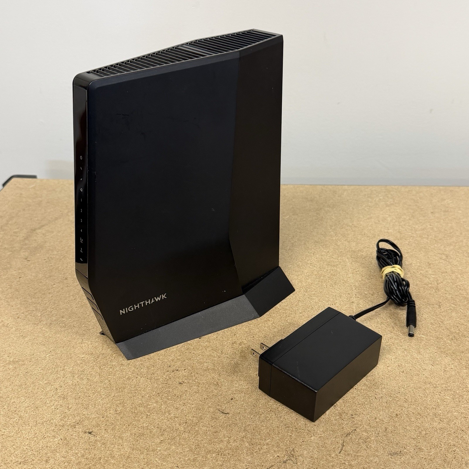 NETGEAR Nighthawk AX6 Model CAX30 AX2700 Wifi Cable Modem Router w/Cord Tested