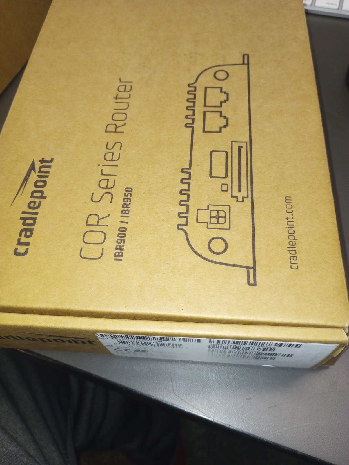 NEW CRADLEPOINT IBR900-600M 4G LTE DUAL BAND ROUTER TC03-0900600M-EM