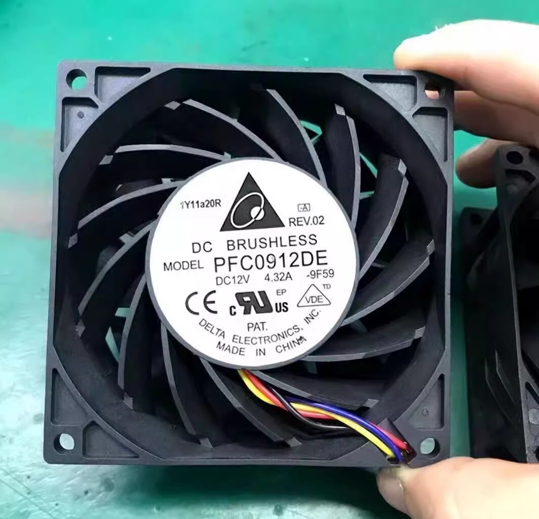 Delta PFC0912DE 9038 DC12V 4.32A 9CM 4-Wire Server Cooling Fan