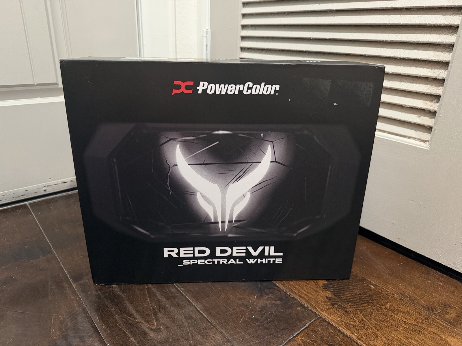 PowerColor Red Devil Spectral White AMD Radeon RX 9070 XT 16GB GDDR6