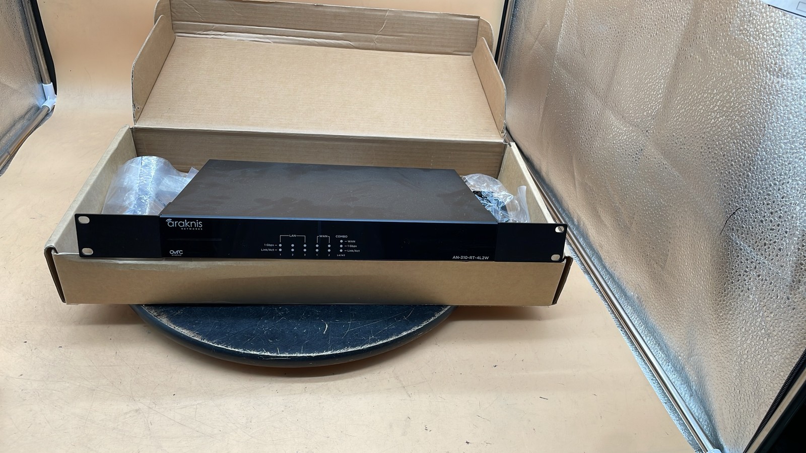 Araknis AN-310-RT-4L2W Dual WAN Gigabit VPN Router Network Gateway Unit
