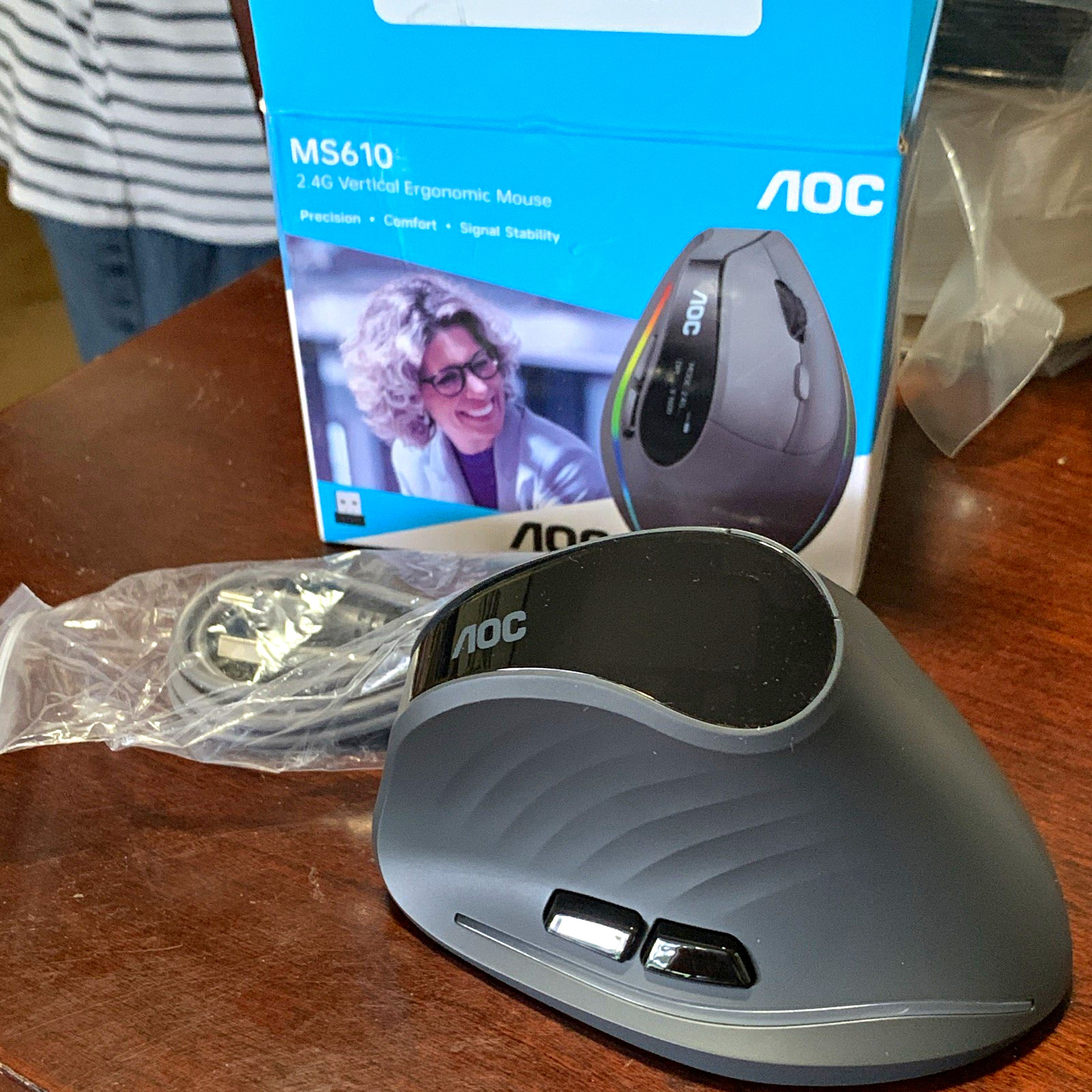 AOC MS610 Vertical Ergonomic Wireless Mouse Gray, 4800 DPI Optical, 6 Buttons