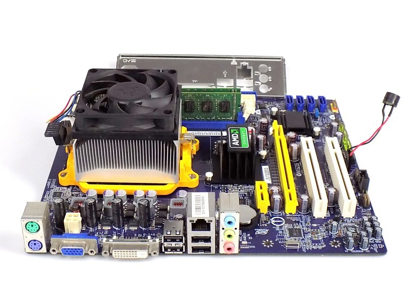 Motherboard CPU RAM Bundle: Foxconn A74ML-K3.0 + AMD Athlon II X2 220 + 4GB DDR3