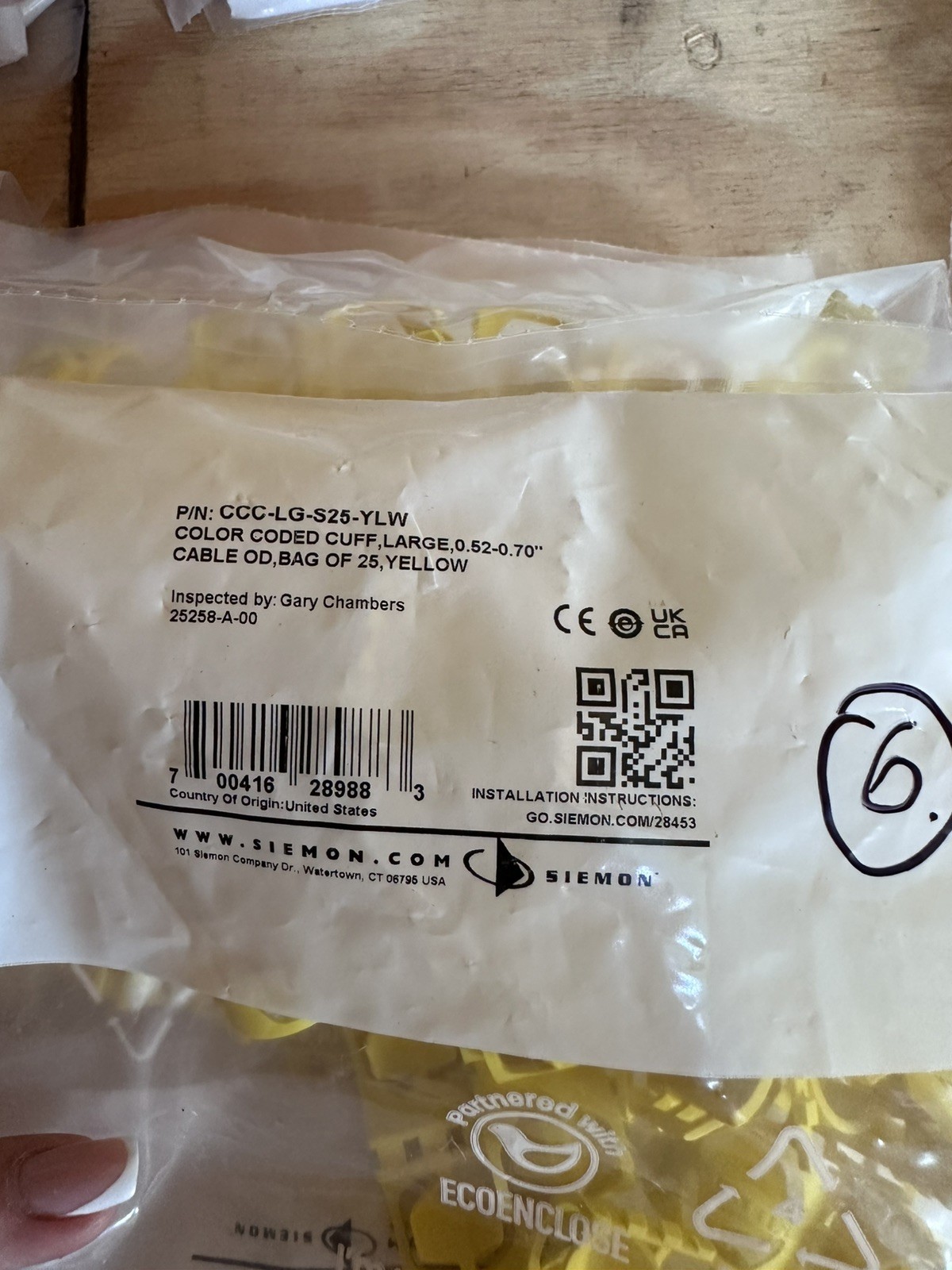 Siemon Expandable CCC-LG-S25-VLT Large, for 0.52-0.70" Bag of 25, Yellow 