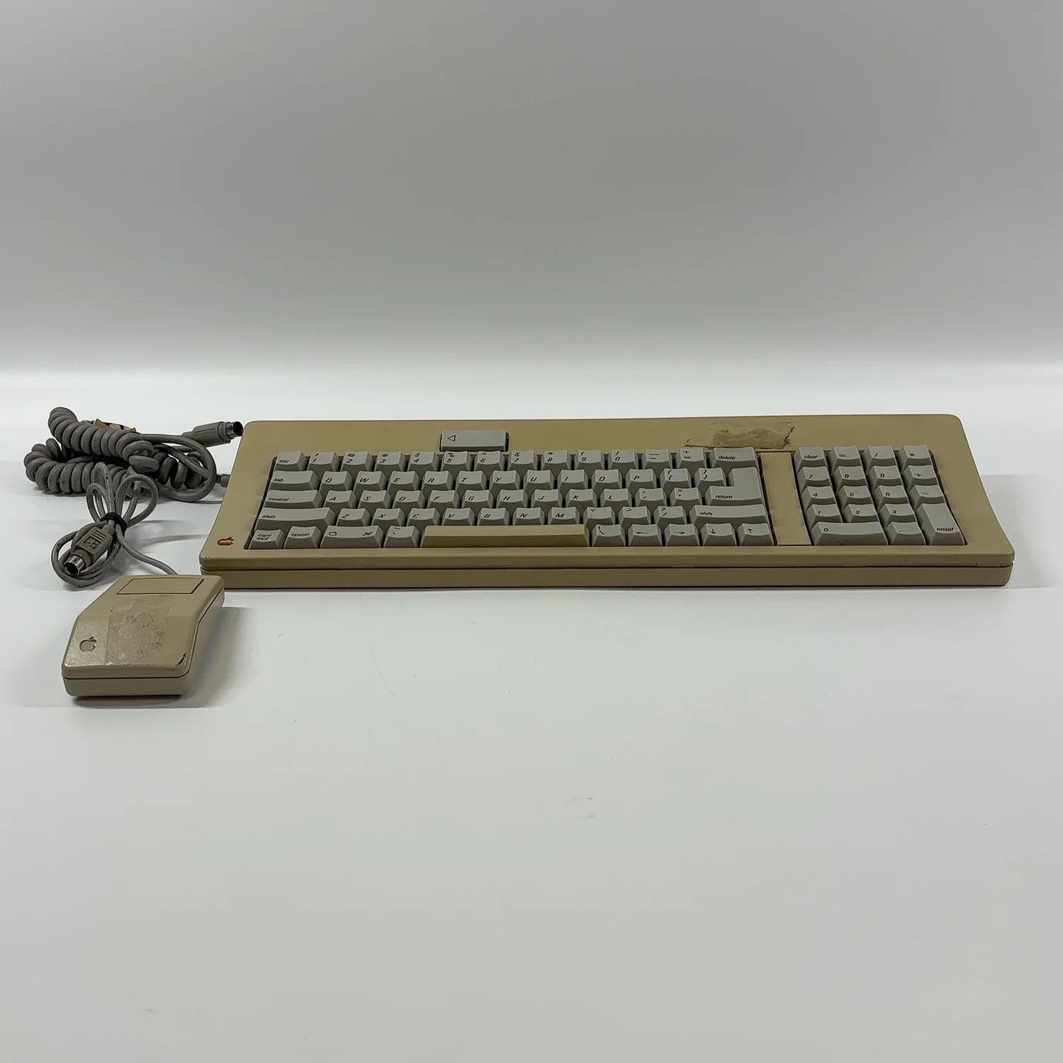 Apple M0116 Keyboard w/ Mouse A9M0331