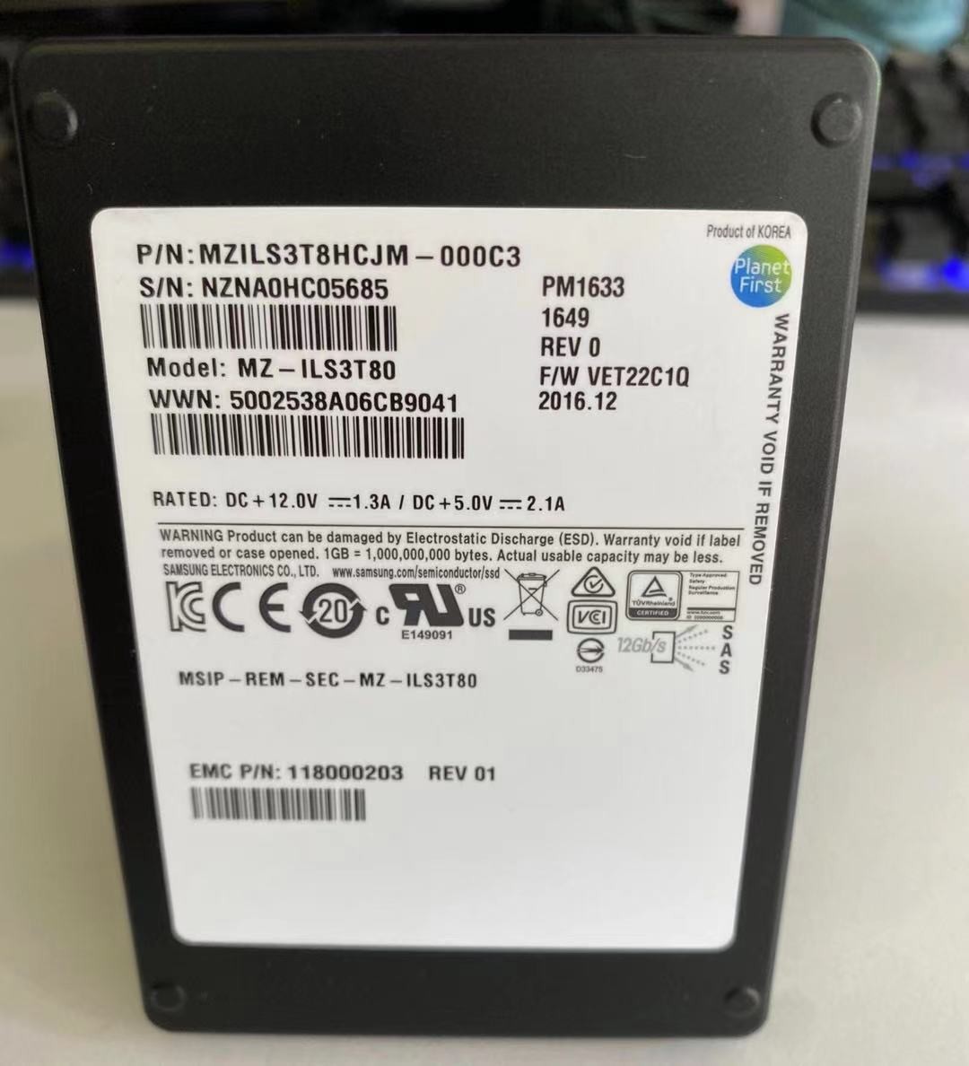 Samsung PM1633 3.84TB SSD SAS Solid State Drive MZILS3T8HCJM-000C3 MZ-ILS3T80
