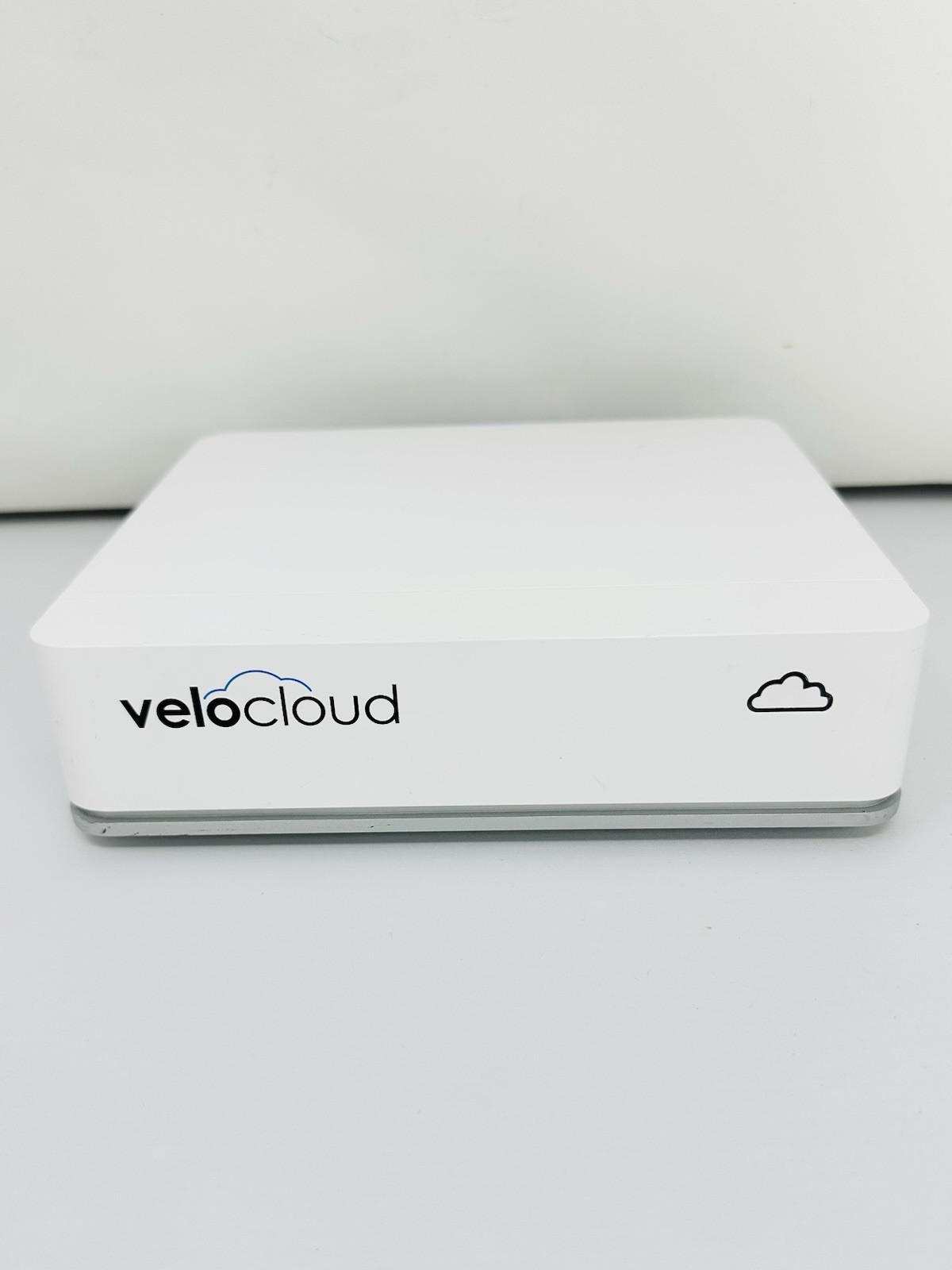 VELOCLOUD EDGE 5X0 520-AC VIRTUAL CLOUD NETWORK WIRELESS GATEWAY -  USED NO AC
