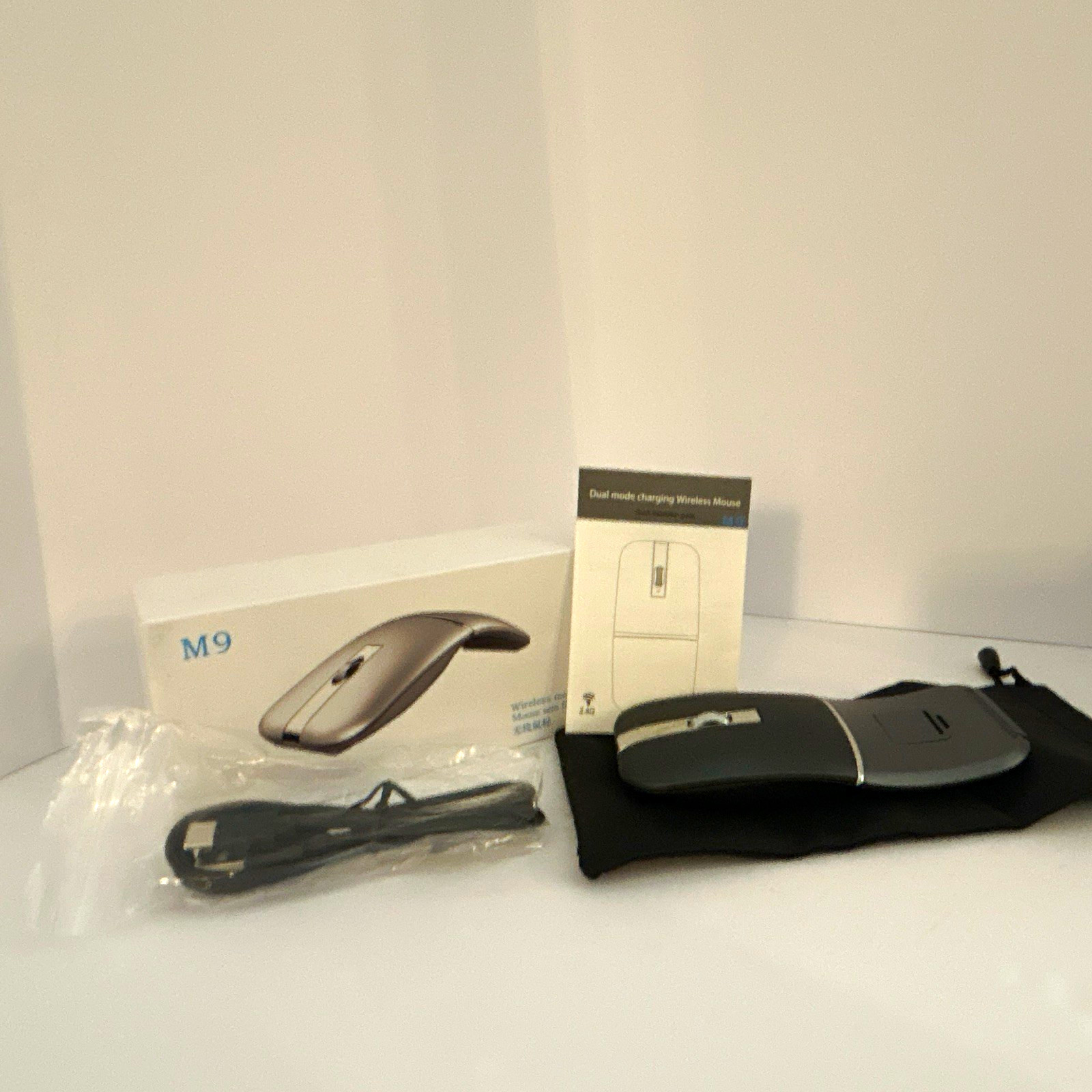 M9 Dual Mode Wireless Rechargeable Optical Mouse 1600 DPI 3-Button USB Cable
