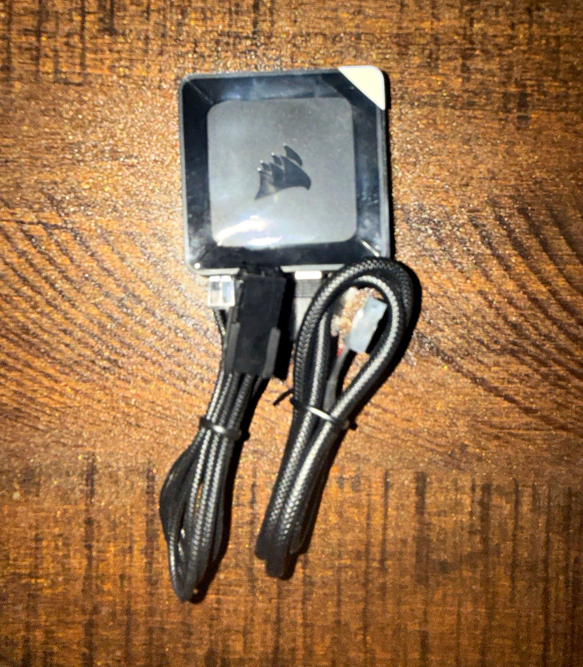 Corsair iCUE Commander CORE RGB Controller Hub RWF0122 5.4x5.4x1.3cm