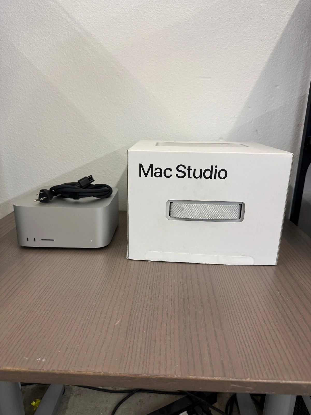 Apple Mac Studio - M1 Max - 64GB - 32C GPU - 1TB Storage - 10Gb LAN