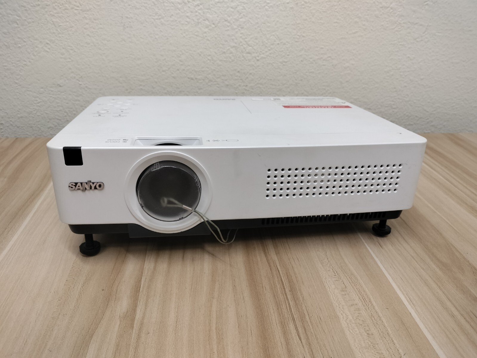 Sanyo (PLC-XU300A) XGA Projector *LAMP COUNTER 610 HOURS*